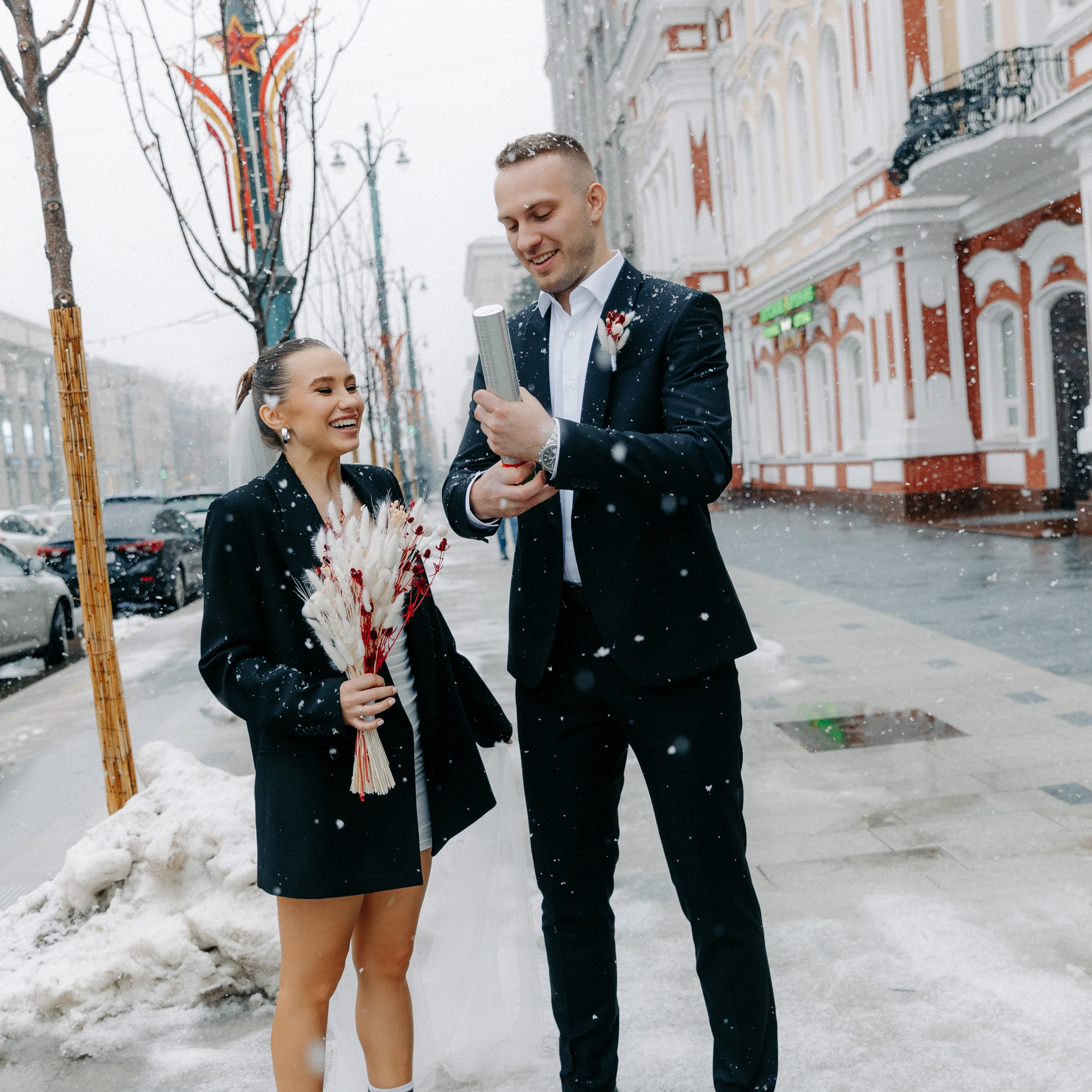 RASSVET. EFIMOV IN SPACE — свадебный фотограф