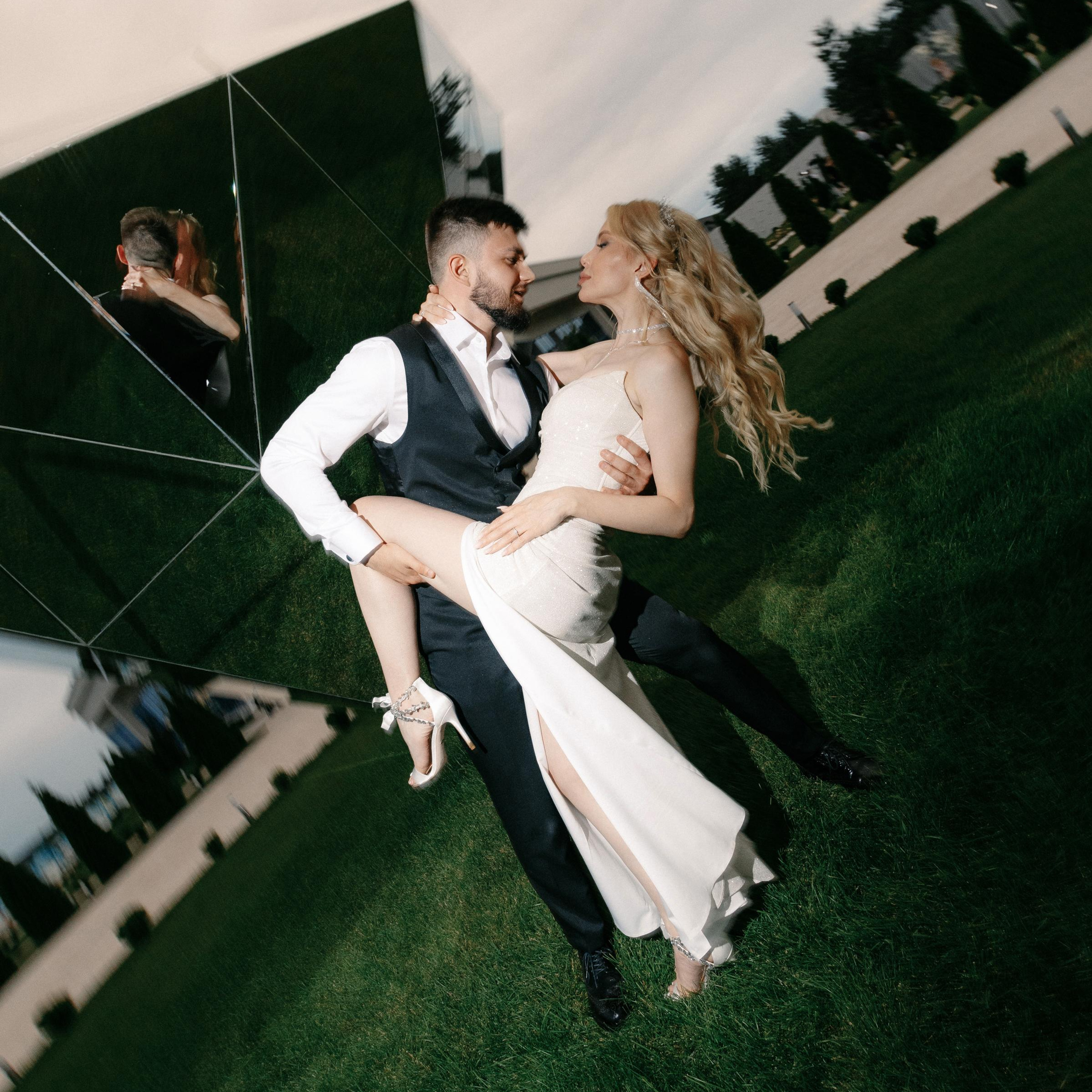 JANI CRYSTAL. EFIMOV IN SPACE — свадебный фотограф