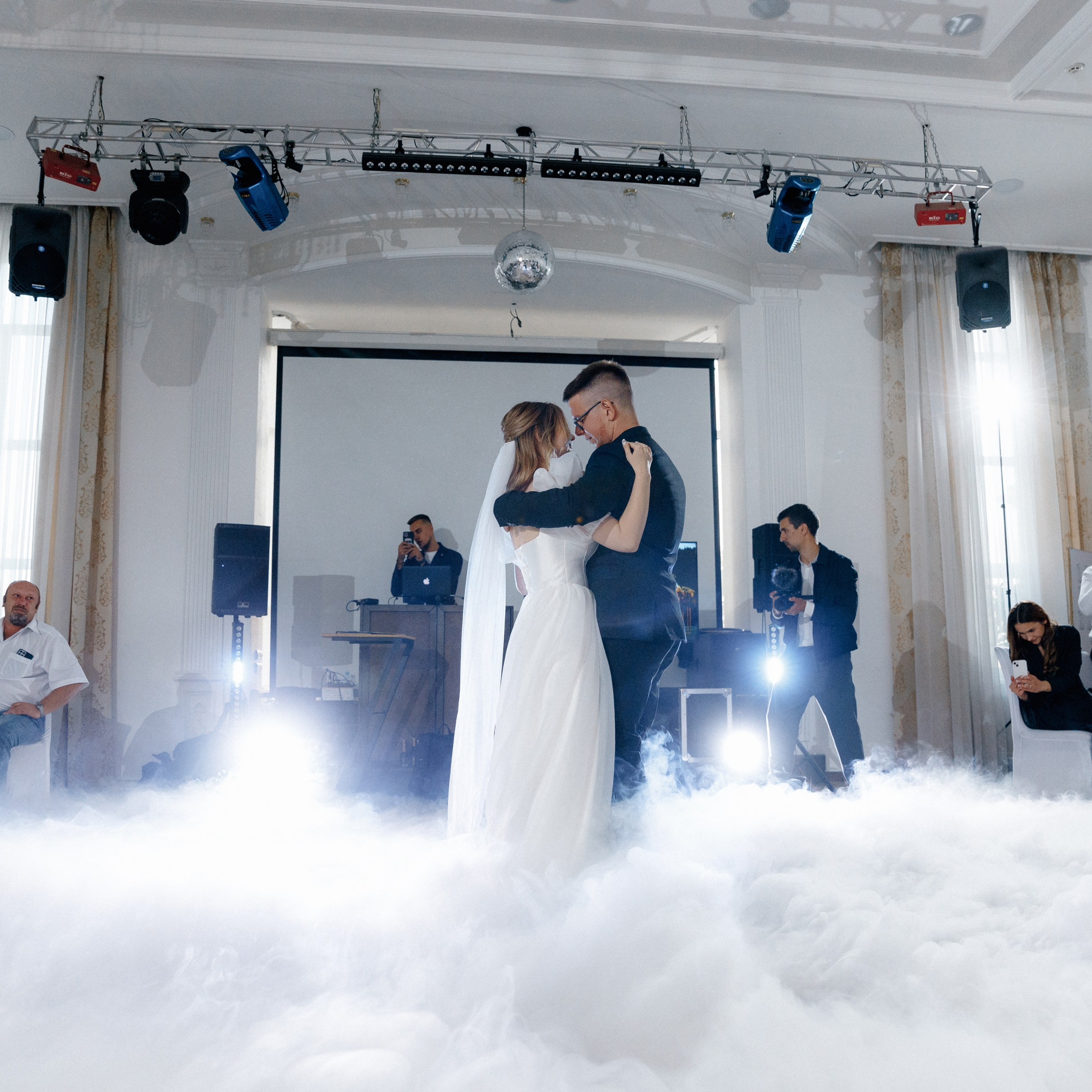 BULKA. EFIMOV IN SPACE — свадебный фотограф