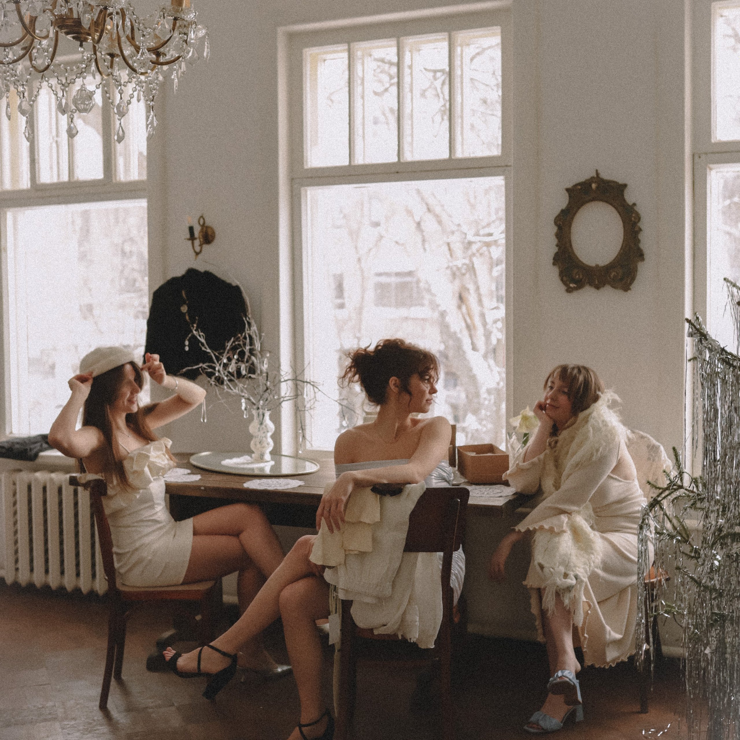 Ксюша, Лена и&nbsp;Дарина