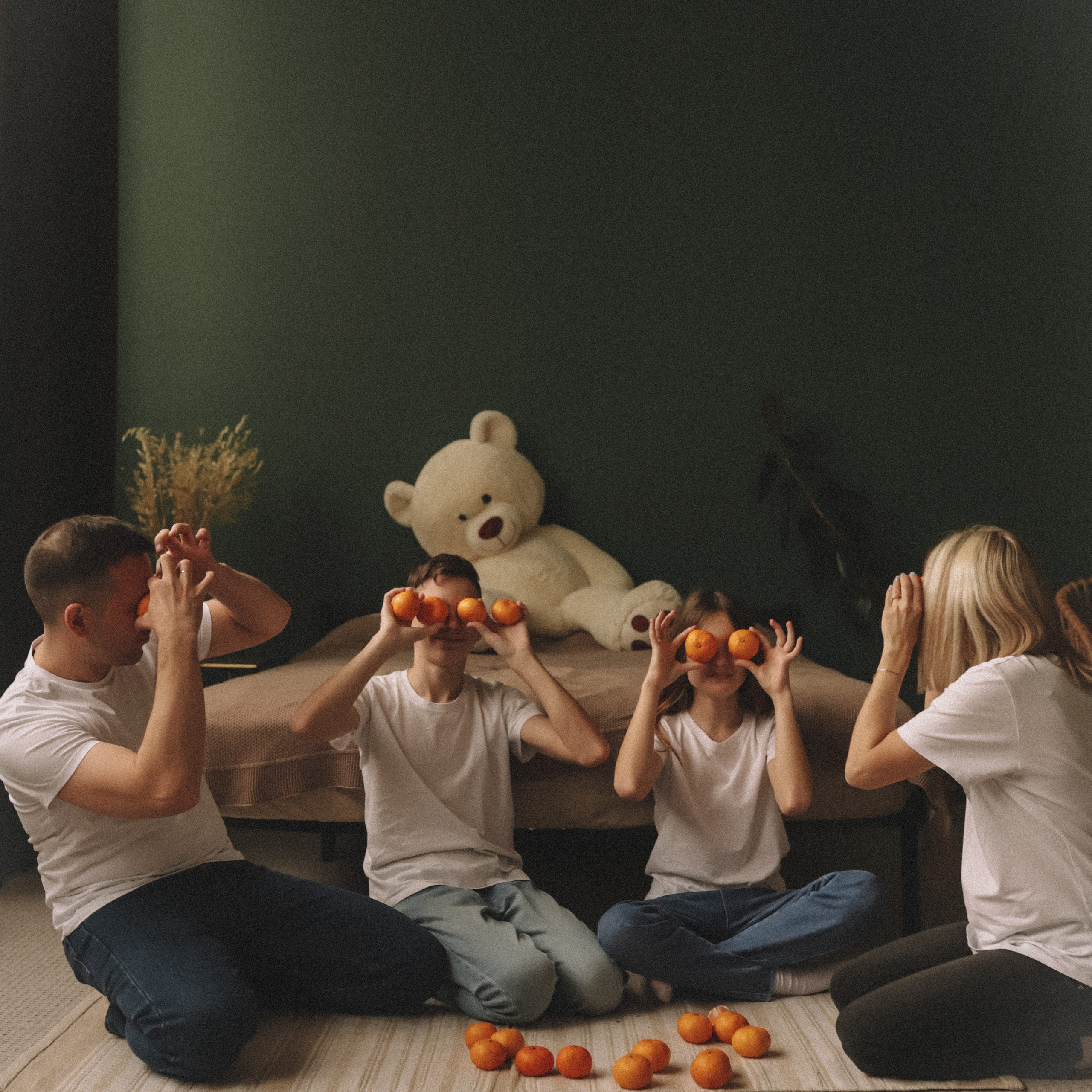 Оксана, Алина, Айдар, Рустам