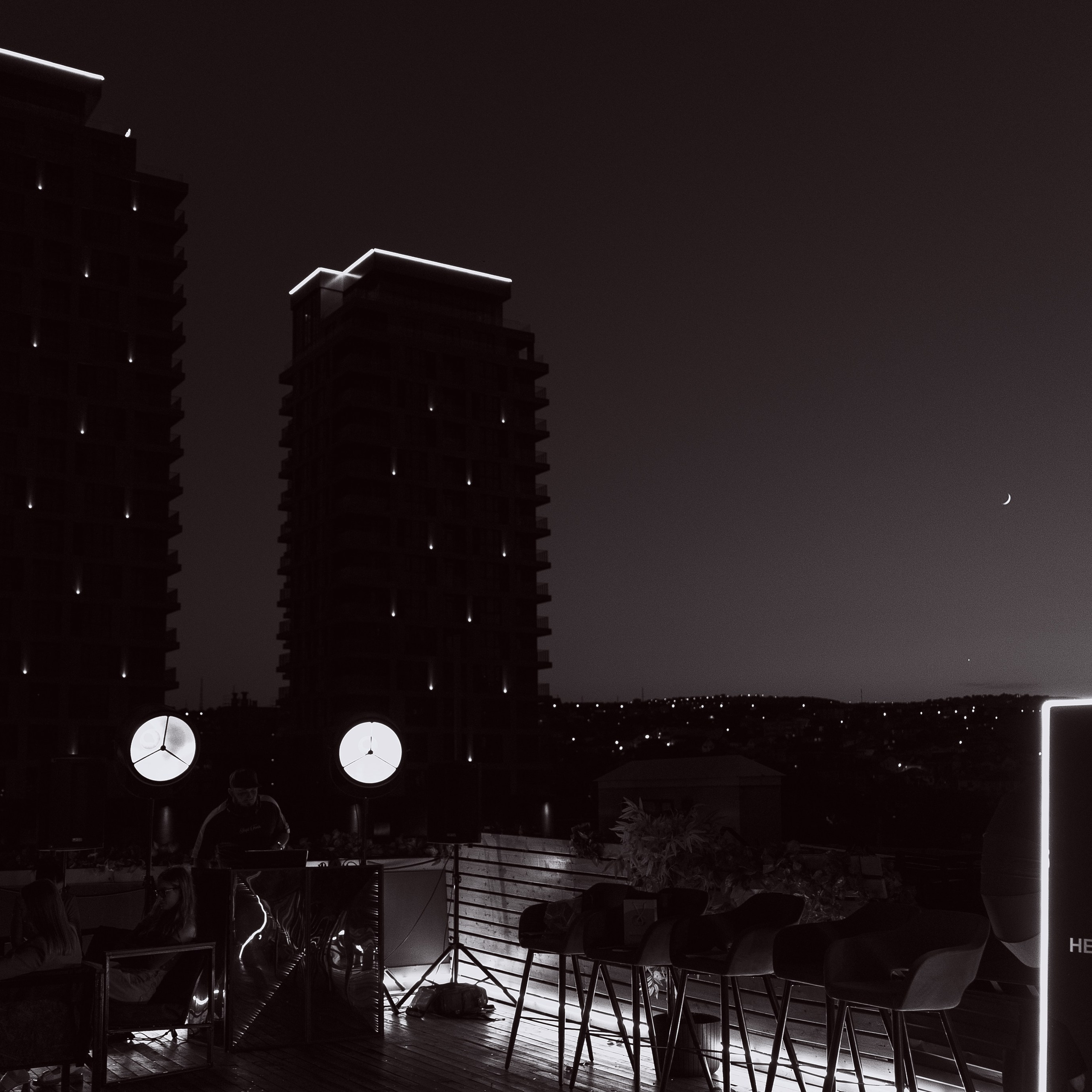 Under the moon party