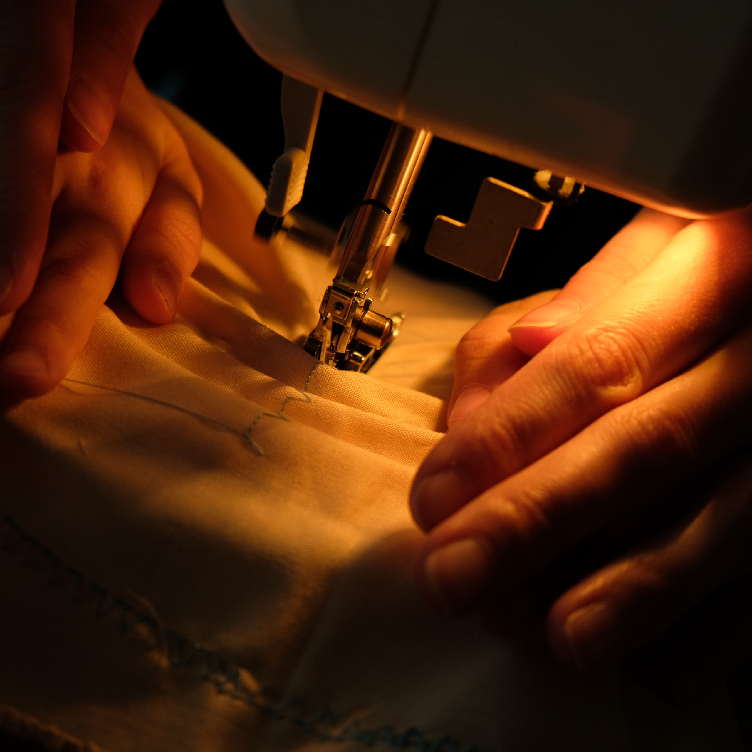 Под маминым крылом