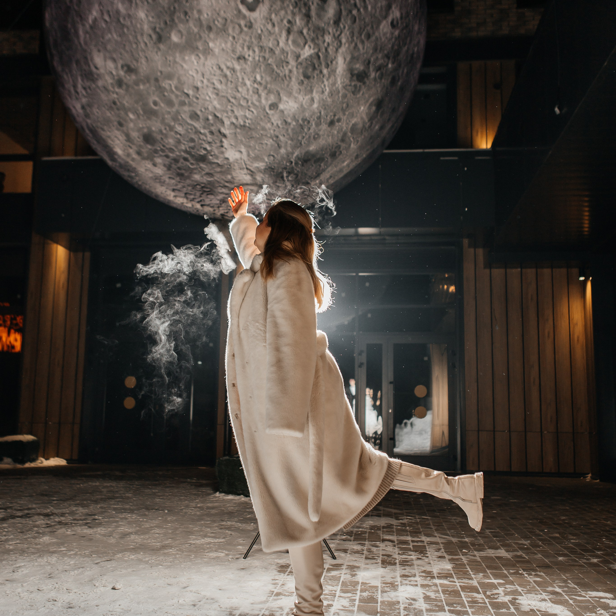 Зимняя прогулка к луне