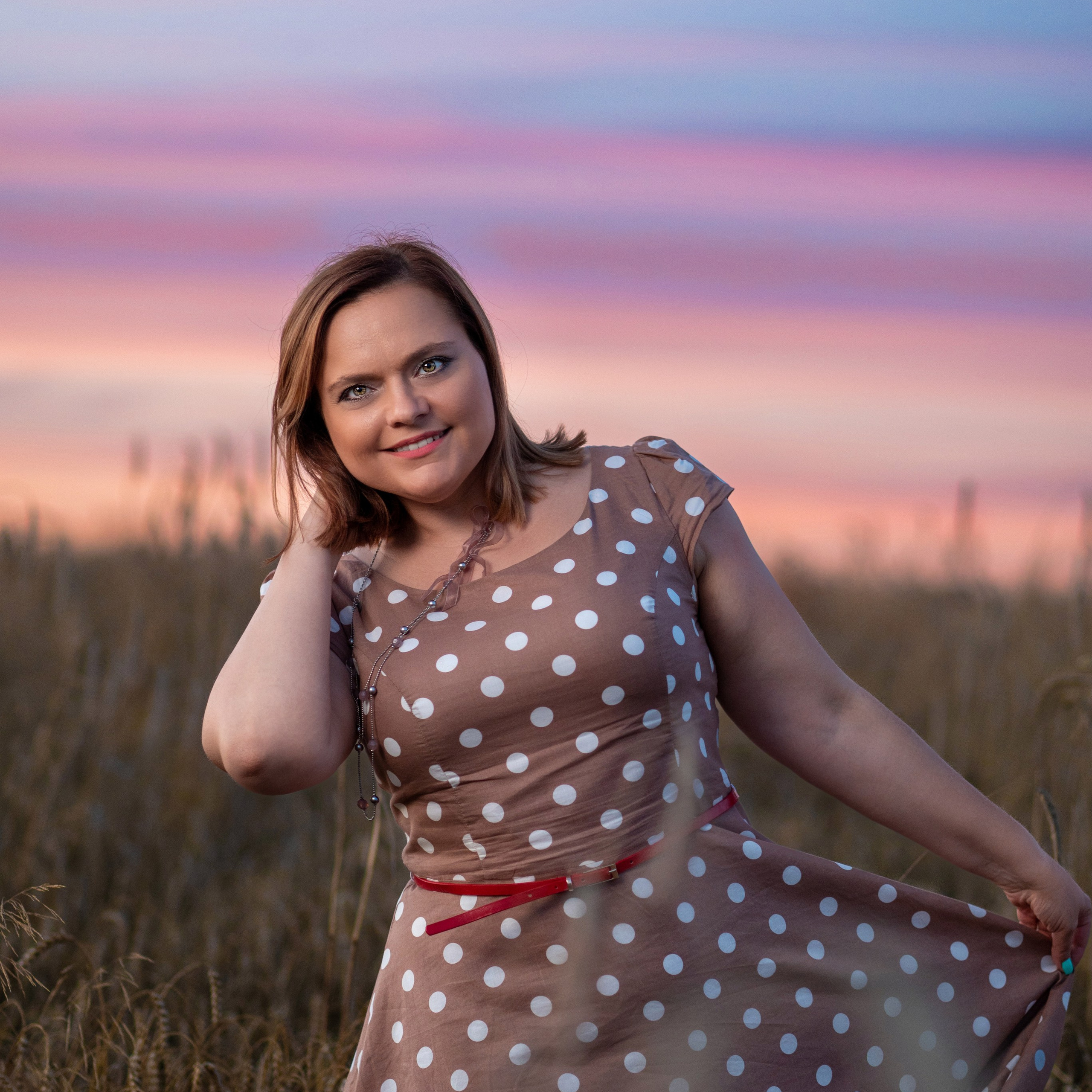 Катюша в поле на закате