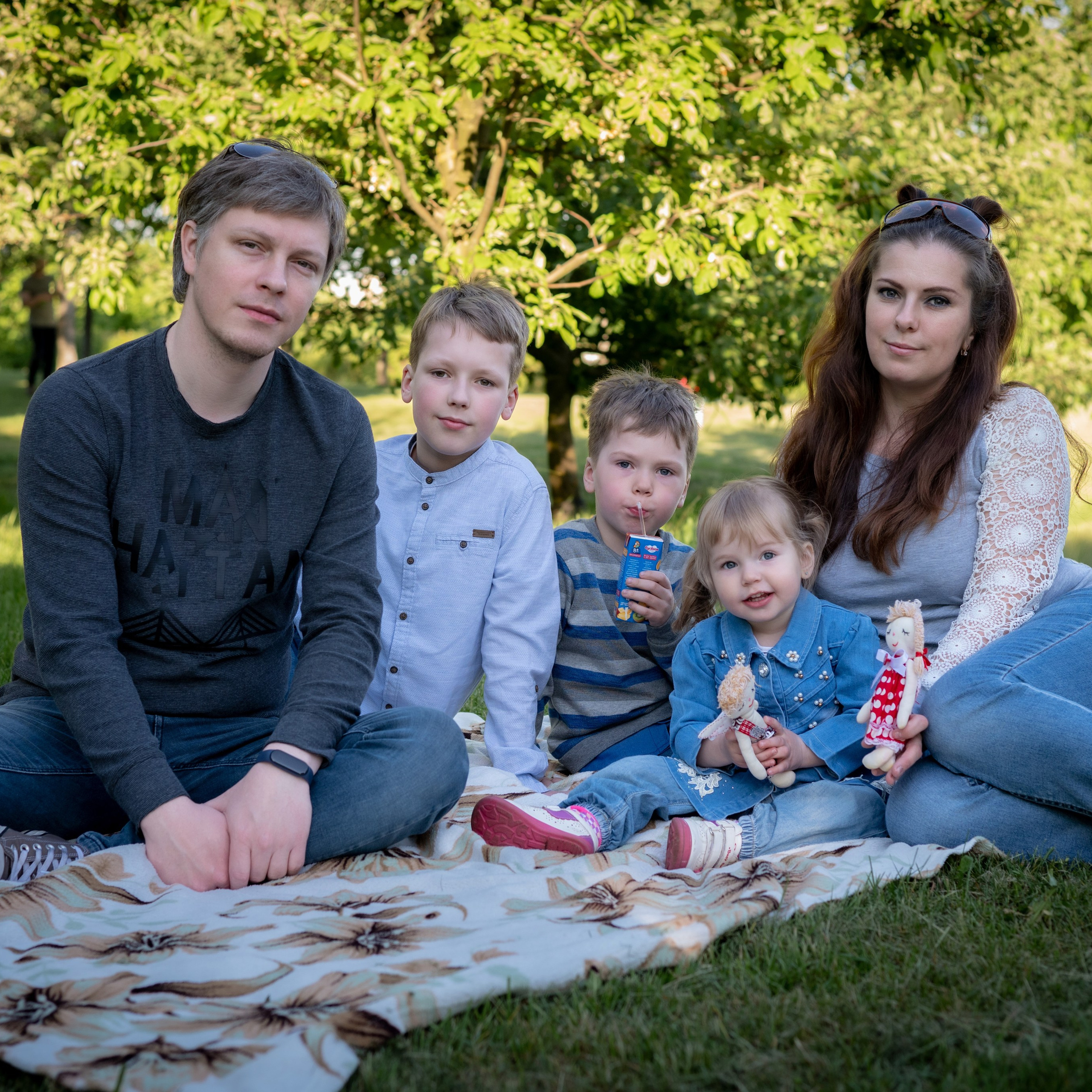 Илья и Аня, а также Кирилл, Андрей и Даша