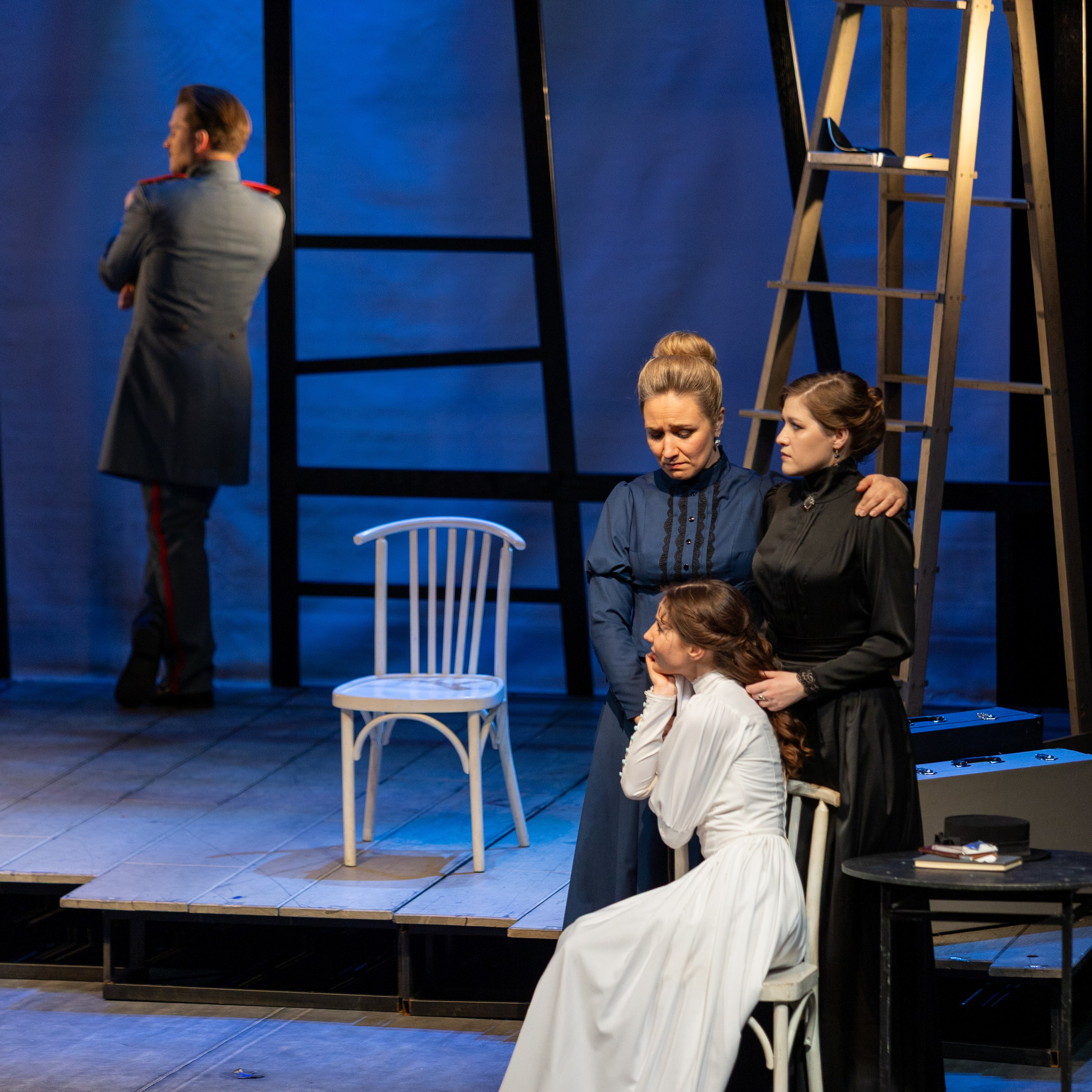 Театр белорусской армии «Три сестры»