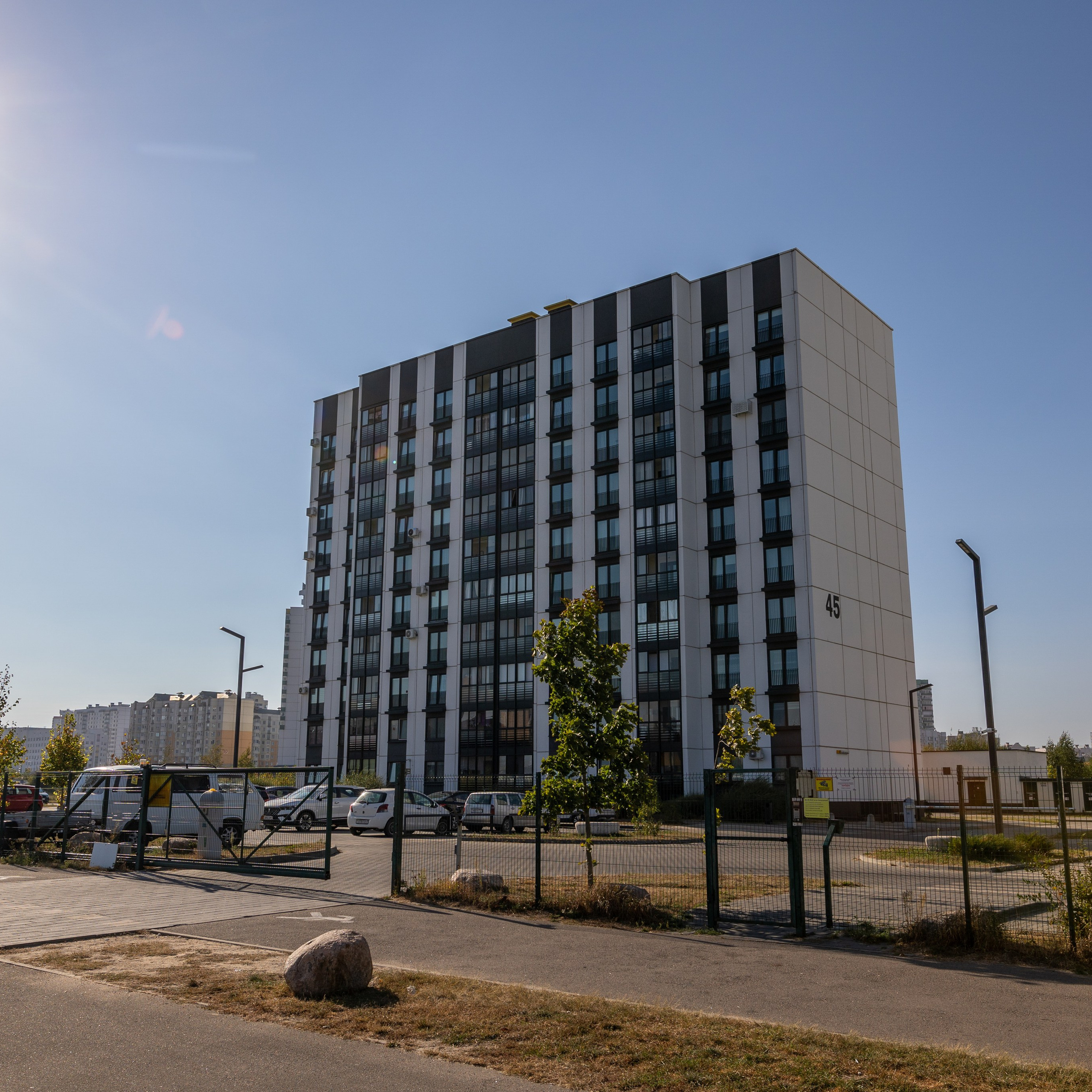 Колесникова 45. Для продажи