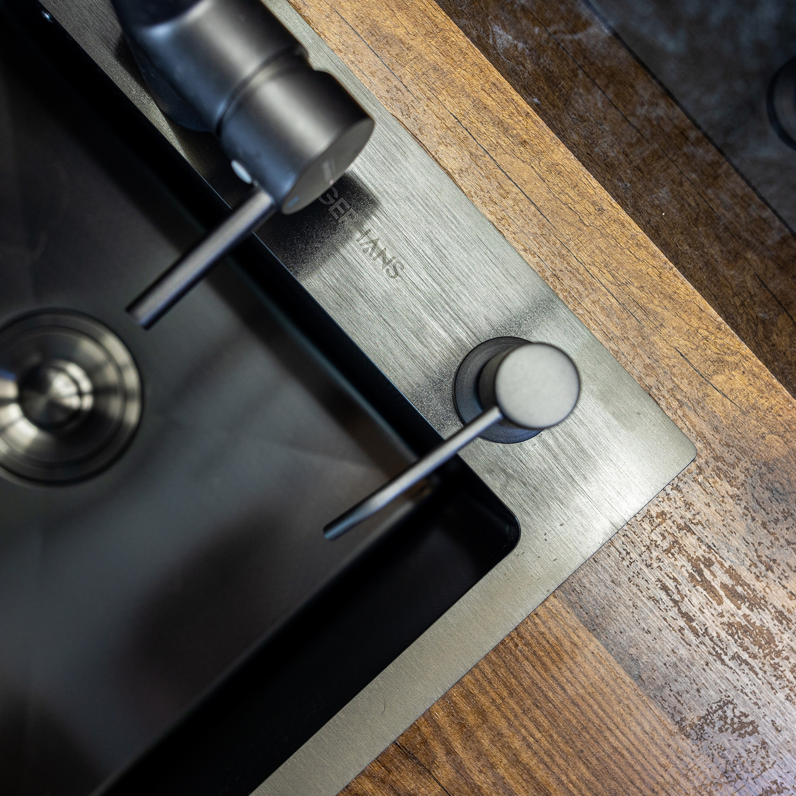 Алферова 12. Для продажи