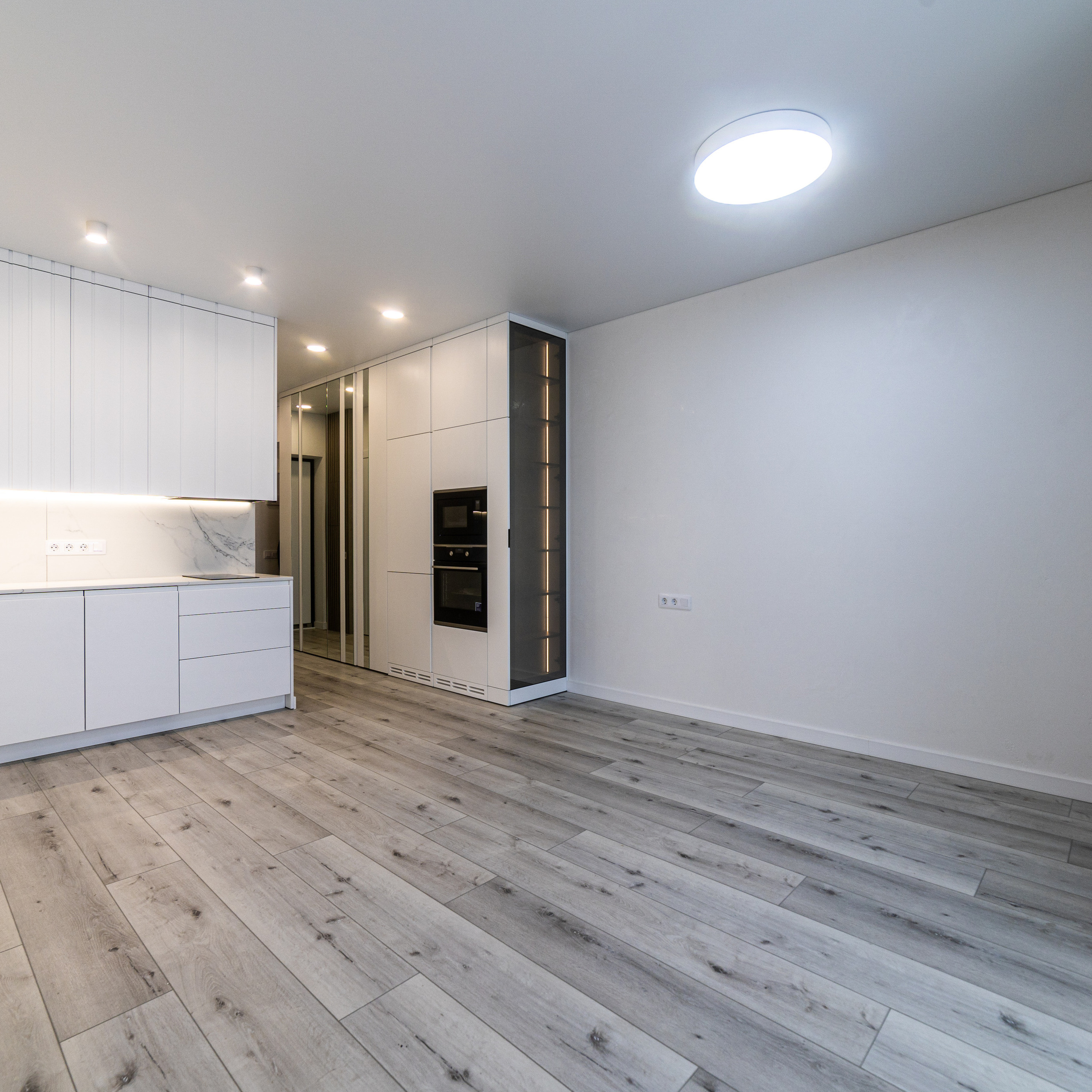 Авиациаонная 16. Для продажи