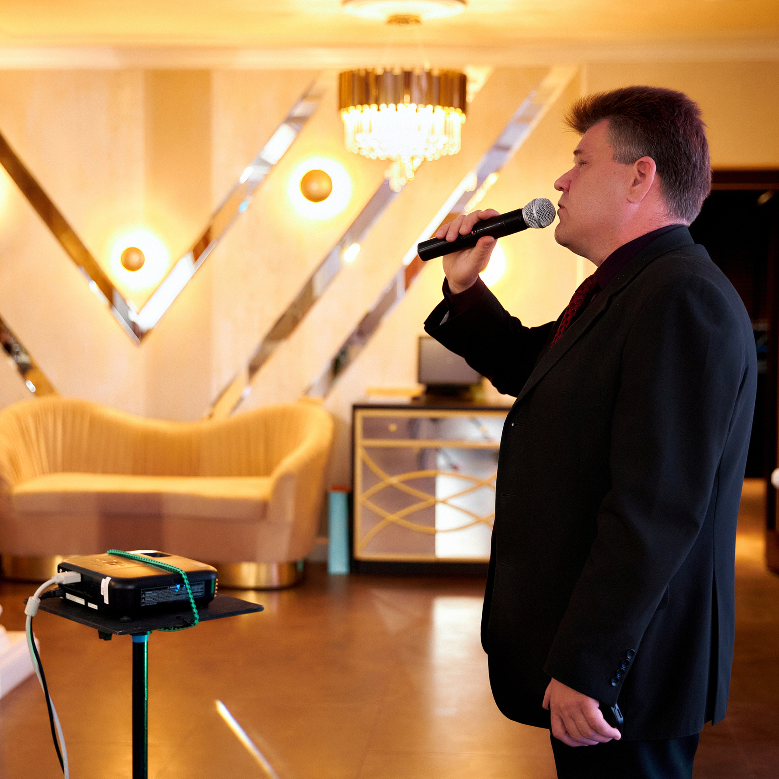 Отзывы. Саксофонист и поющий Ведущий Рустем Алюков в Уфе