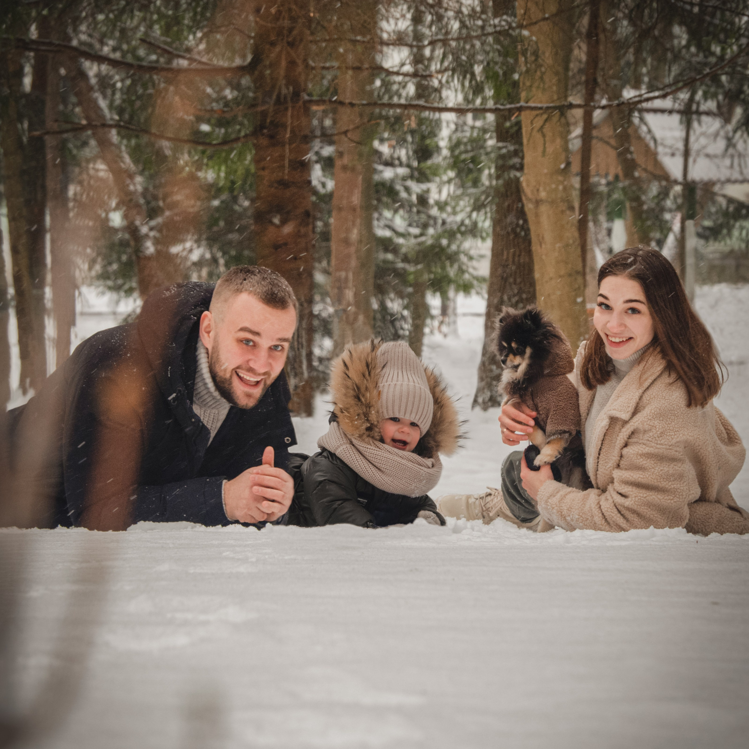 Зима. Елена, Матвей, Мирон.