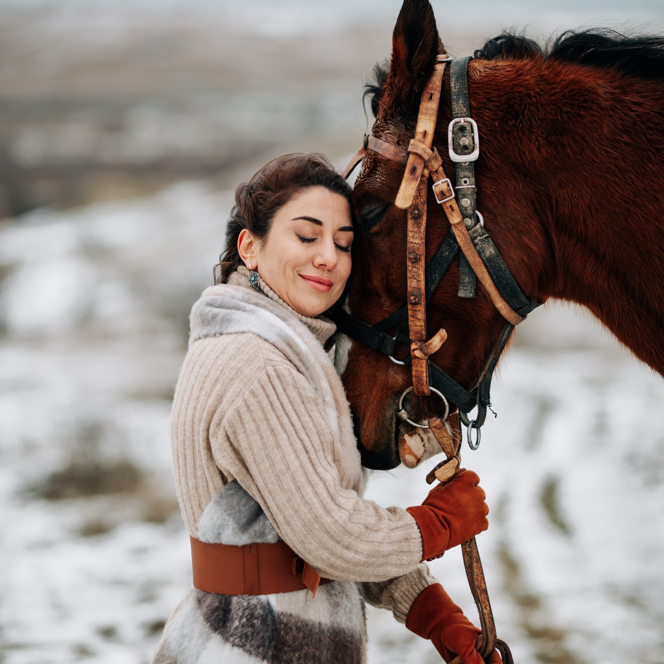 Зенифе. Фотосессия с лошадьи