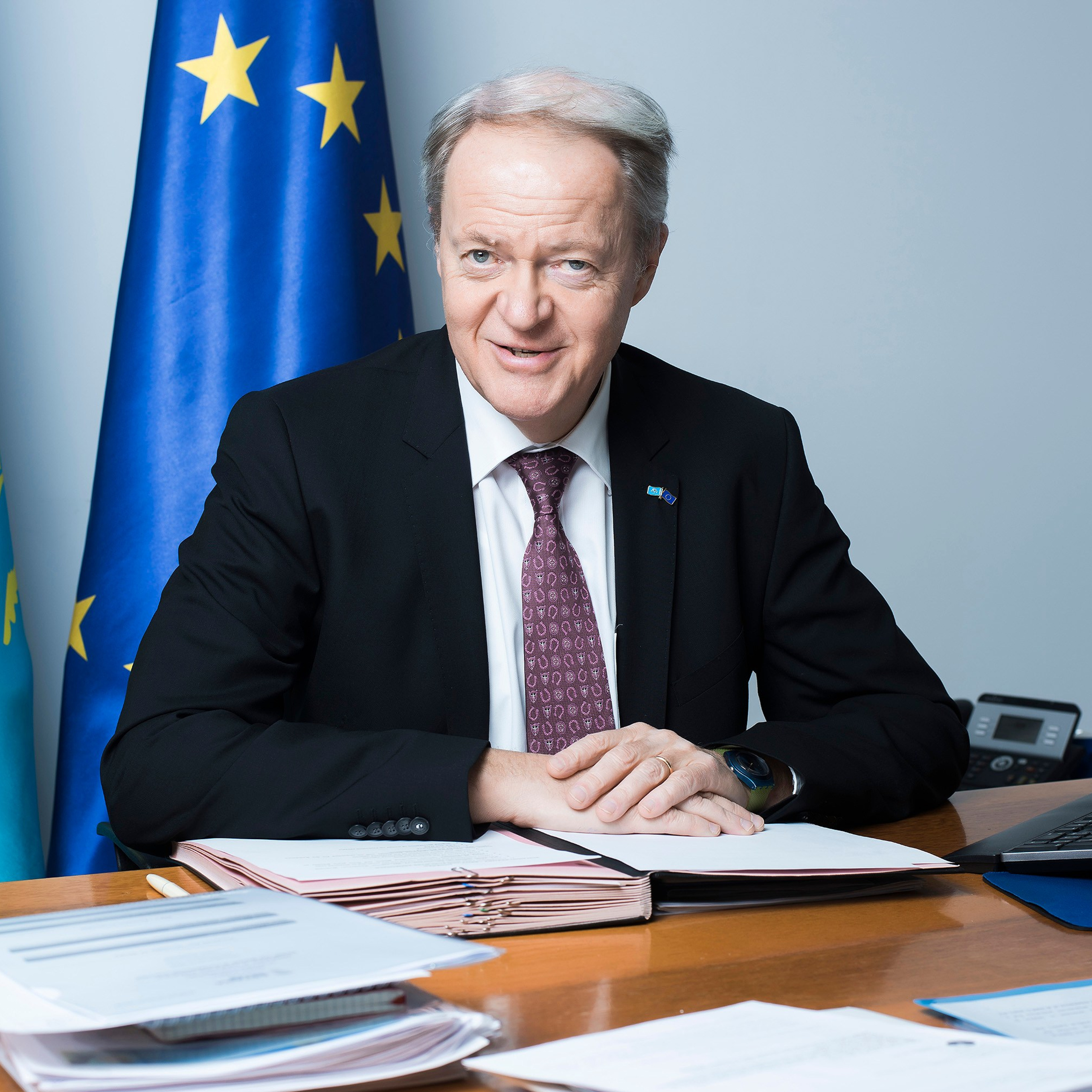 BUSINESS portrait. OSPAN ALI photographer