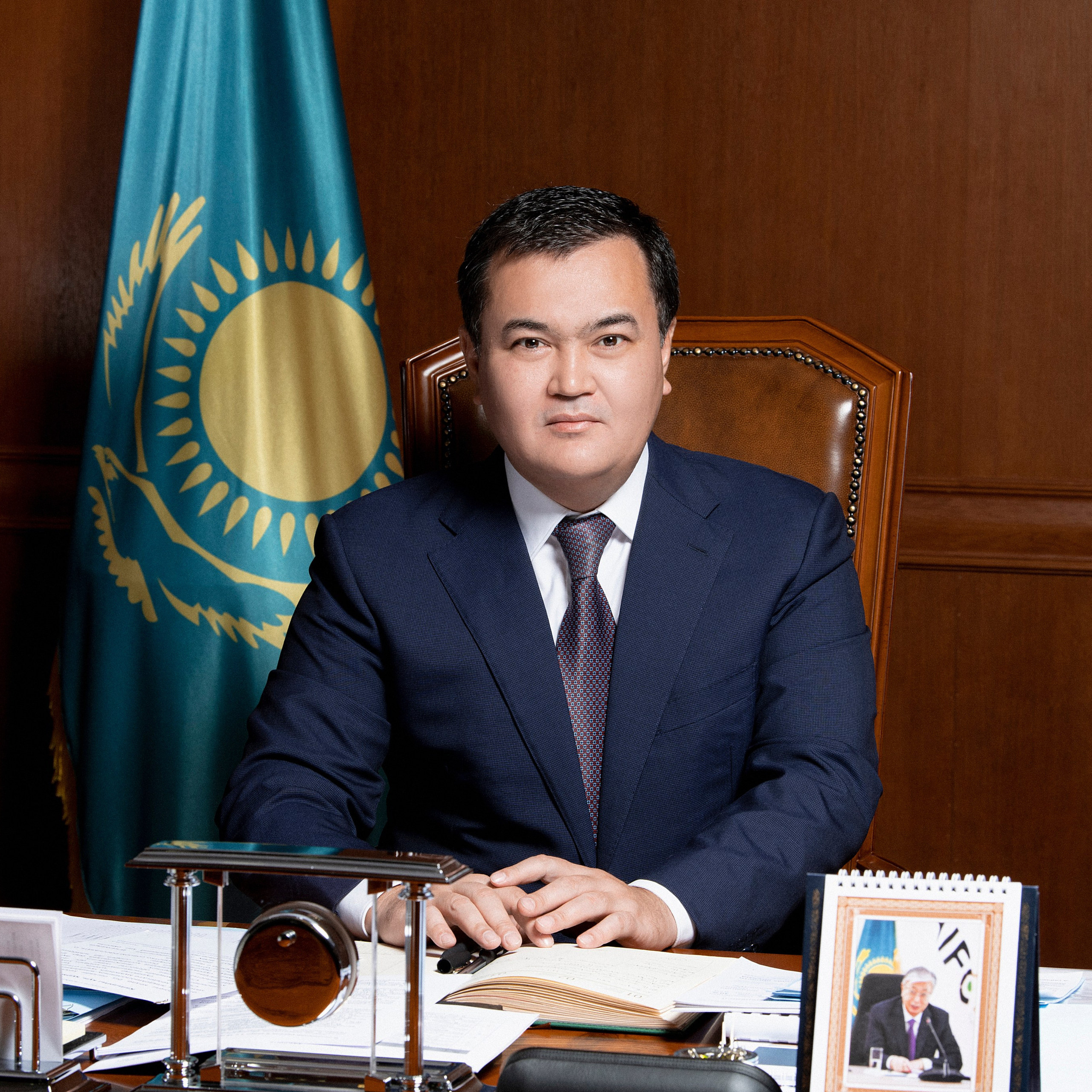 BUSINESS portrait. OSPAN ALI photographer