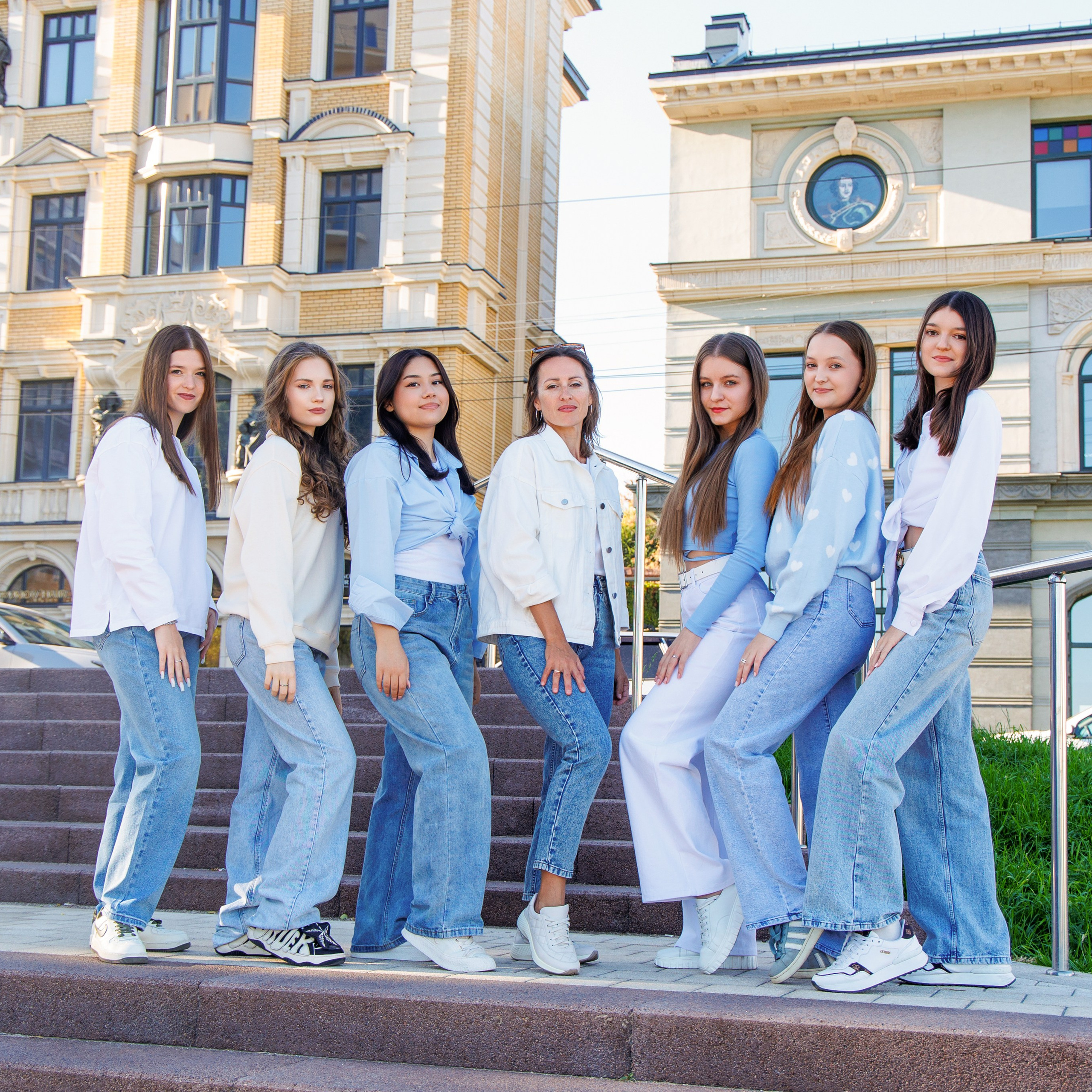 Варианты дизайна 9-11 класс. Школьный фотограф Саратов Золотарь Ольга