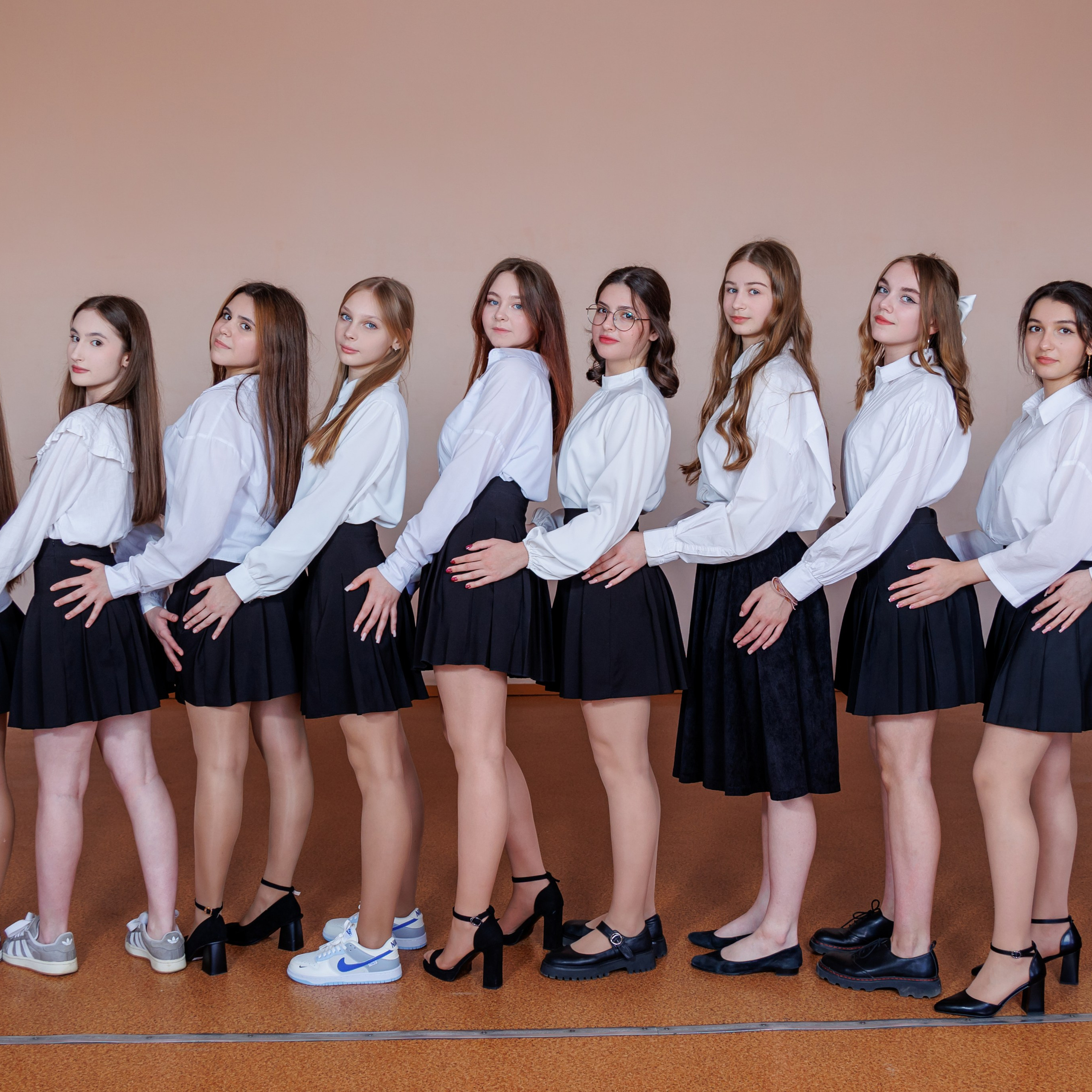 Варианты дизайна 9-11 класс. Школьный фотограф Саратов Золотарь Ольга