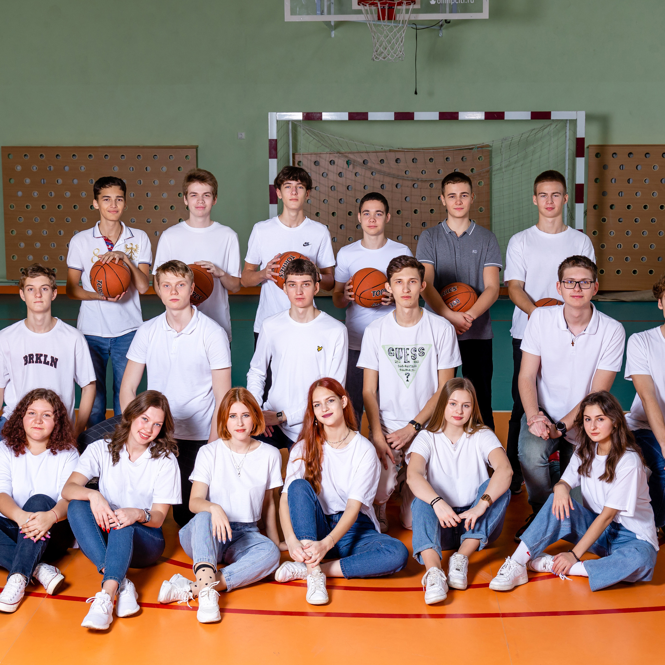 Варианты дизайна 9-11 класс. Школьный фотограф Саратов Золотарь Ольга