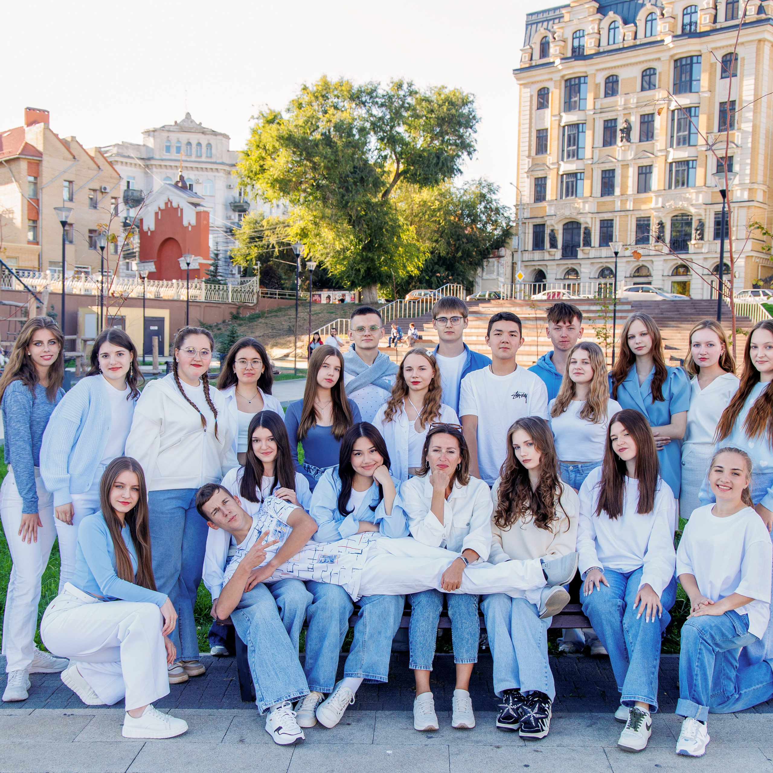 Варианты дизайна 9-11 класс. Школьный фотограф Саратов Золотарь Ольга