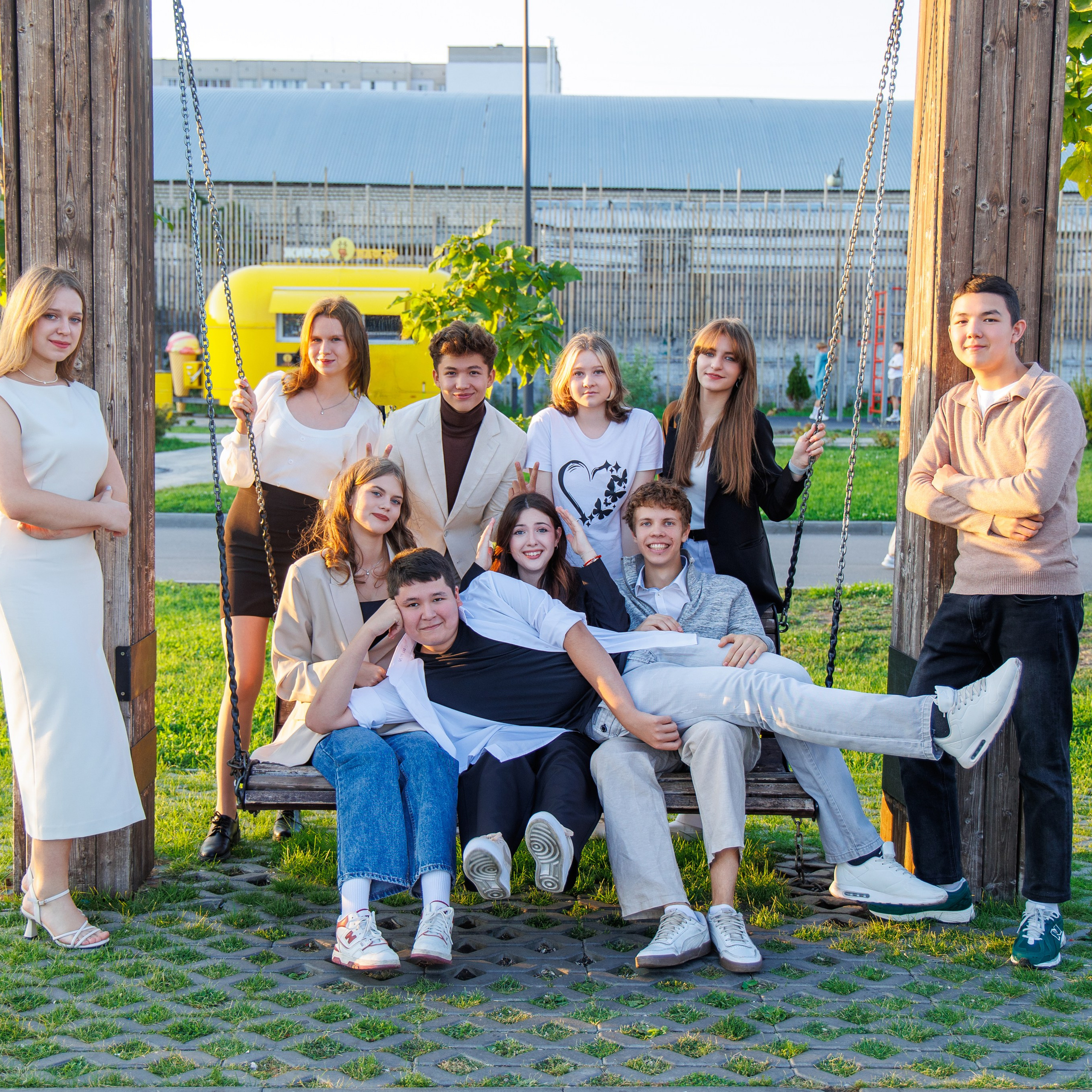 Варианты дизайна 9-11 класс. Школьный фотограф Саратов Золотарь Ольга