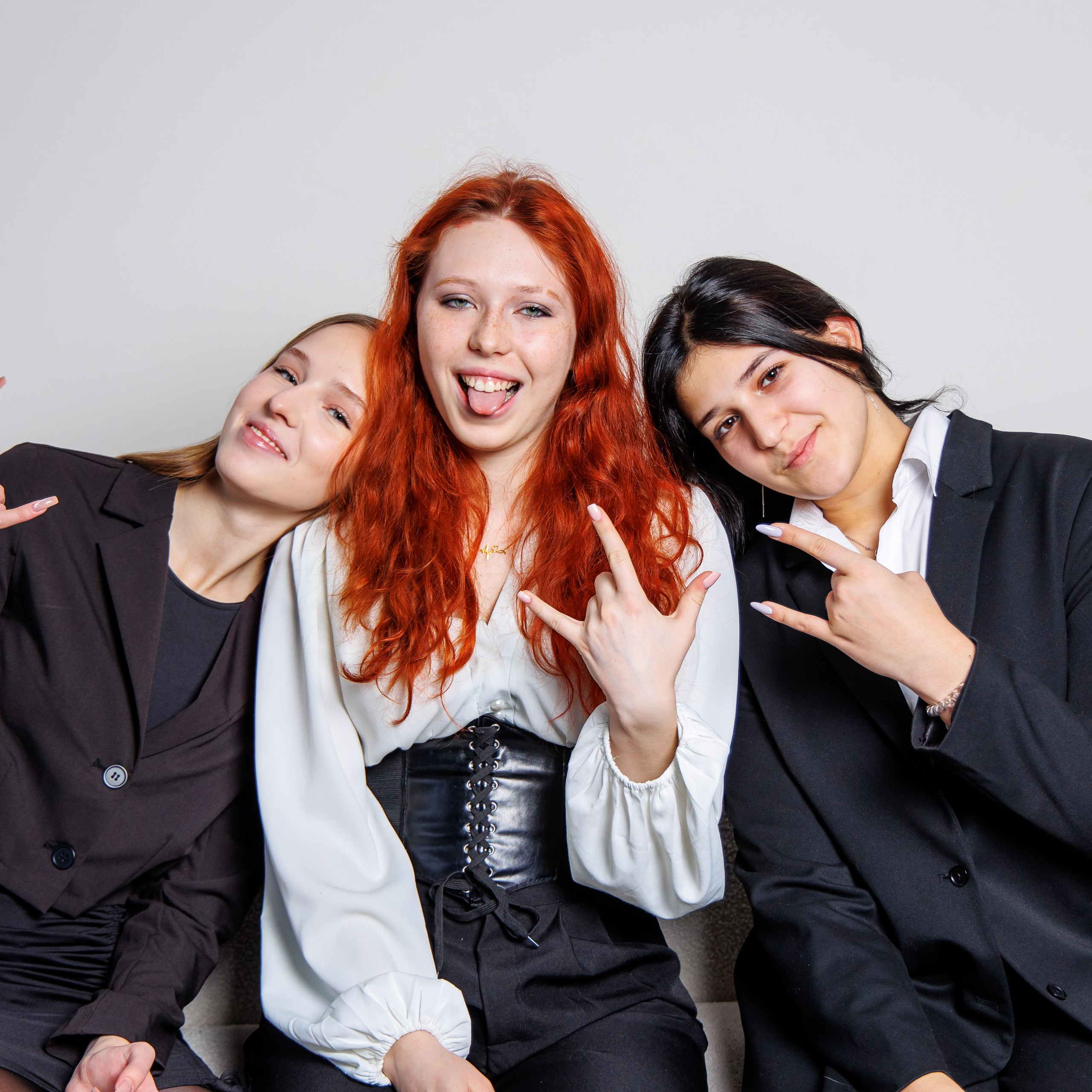 Варианты дизайна 9-11 класс. Школьный фотограф Саратов Золотарь Ольга