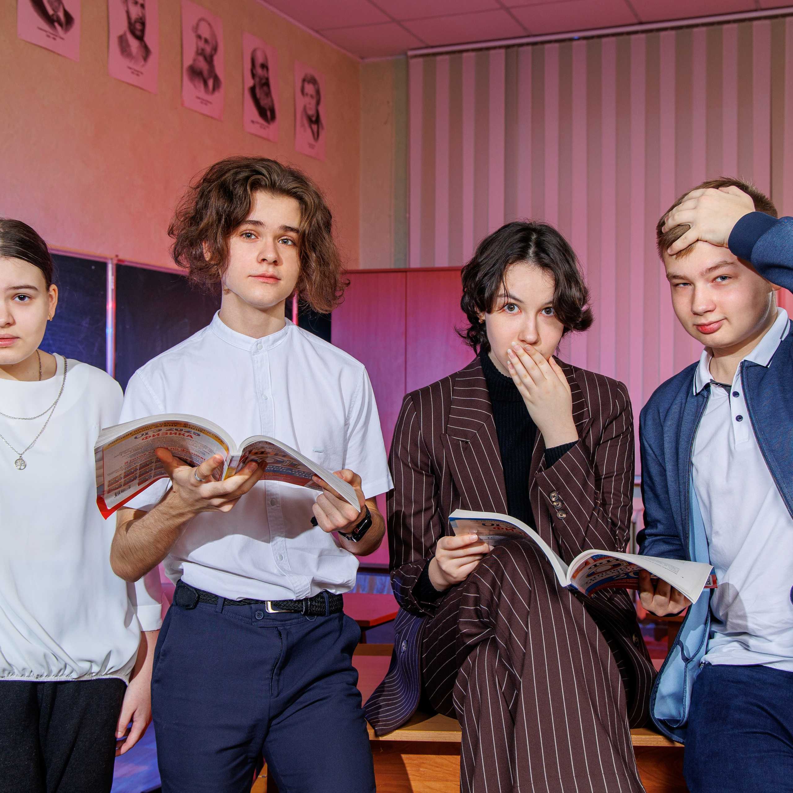 Варианты дизайна 9-11 класс. Школьный фотограф Саратов Золотарь Ольга