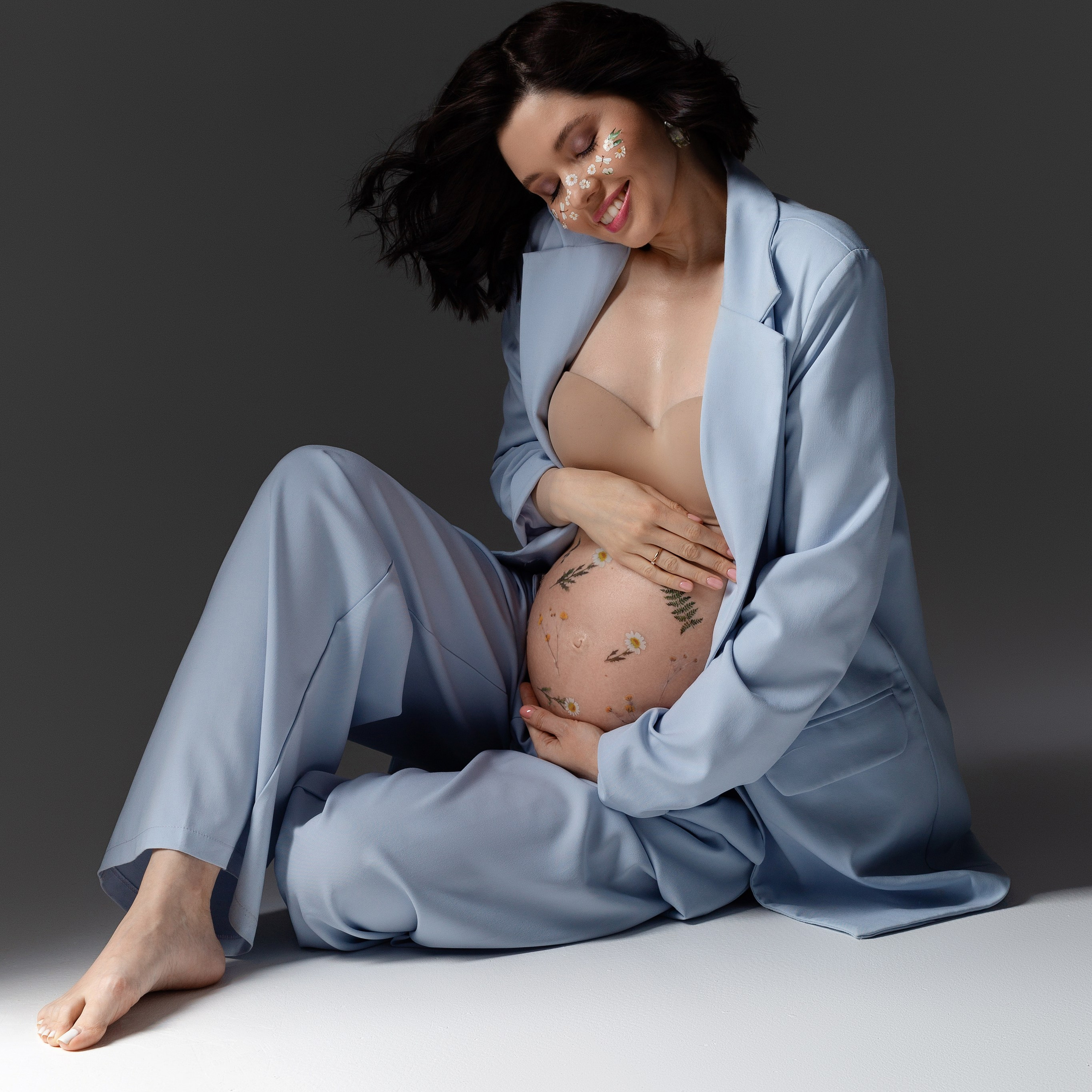 Голубой костюм 42,44,46