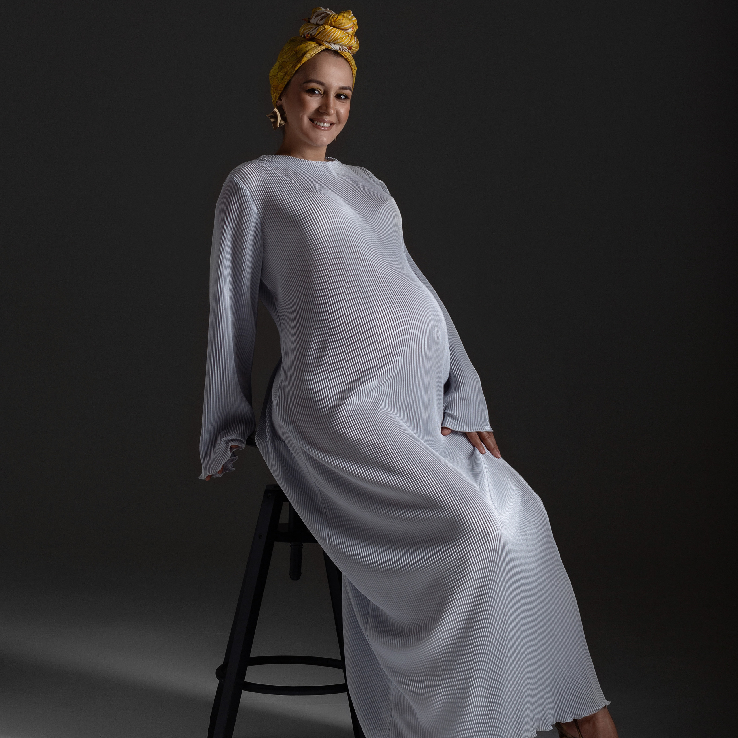 Образ беременной для покрытой девушки