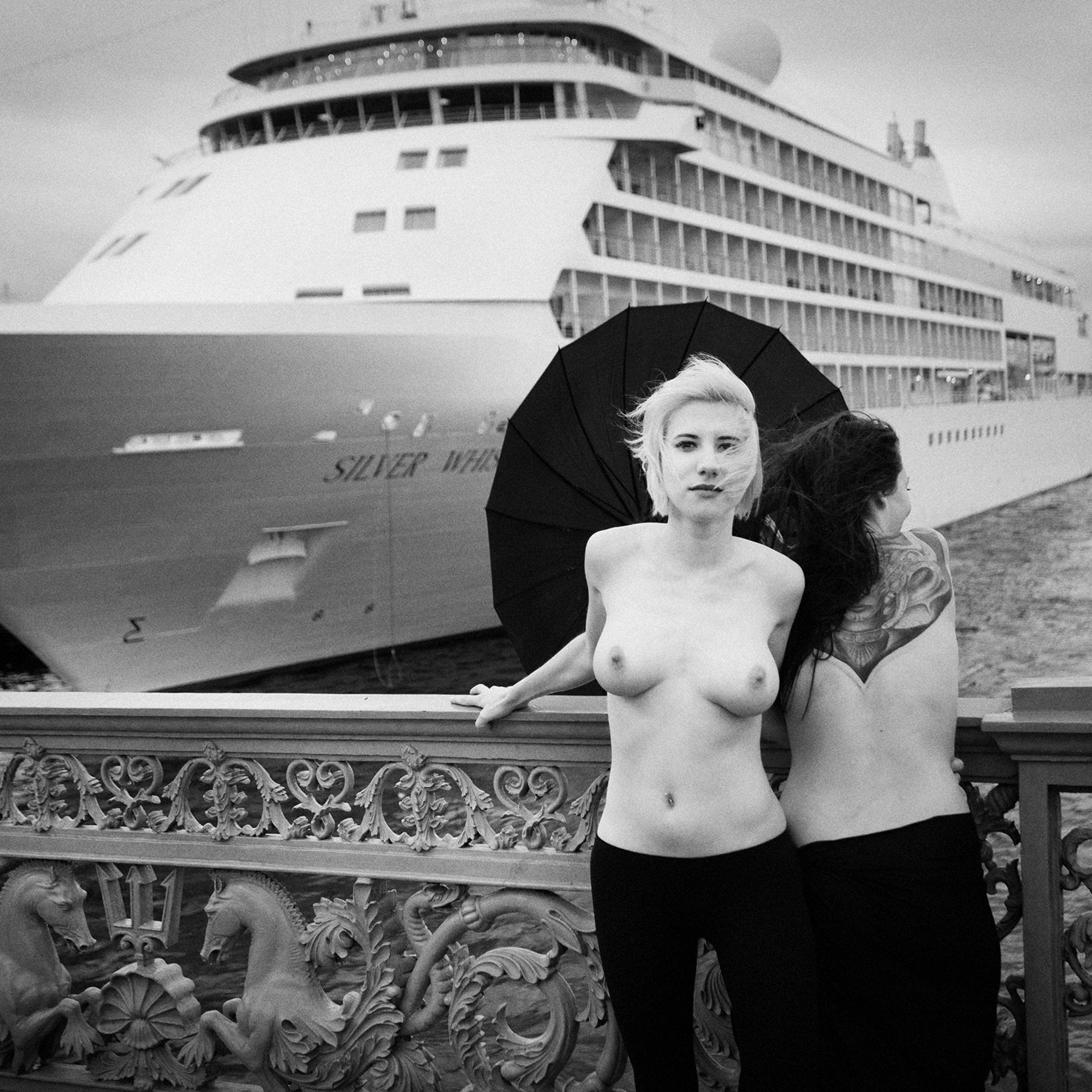 - фотосессии в эксклюзивных образах в  СПб и Москве. провожу регулярны. Фотограф Облако Александра