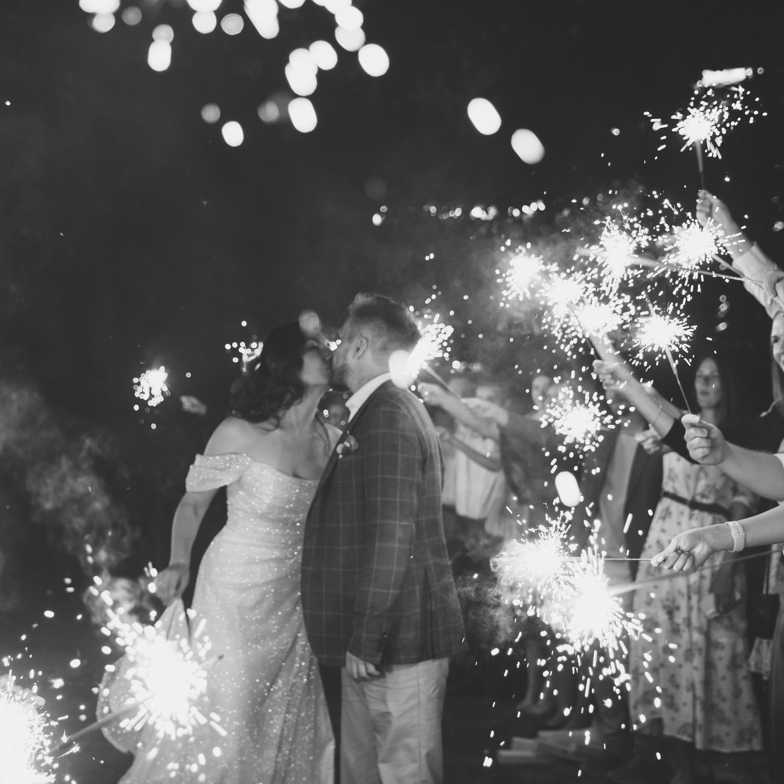 А я сяду в кабриолет, и уеду куда-нибудь