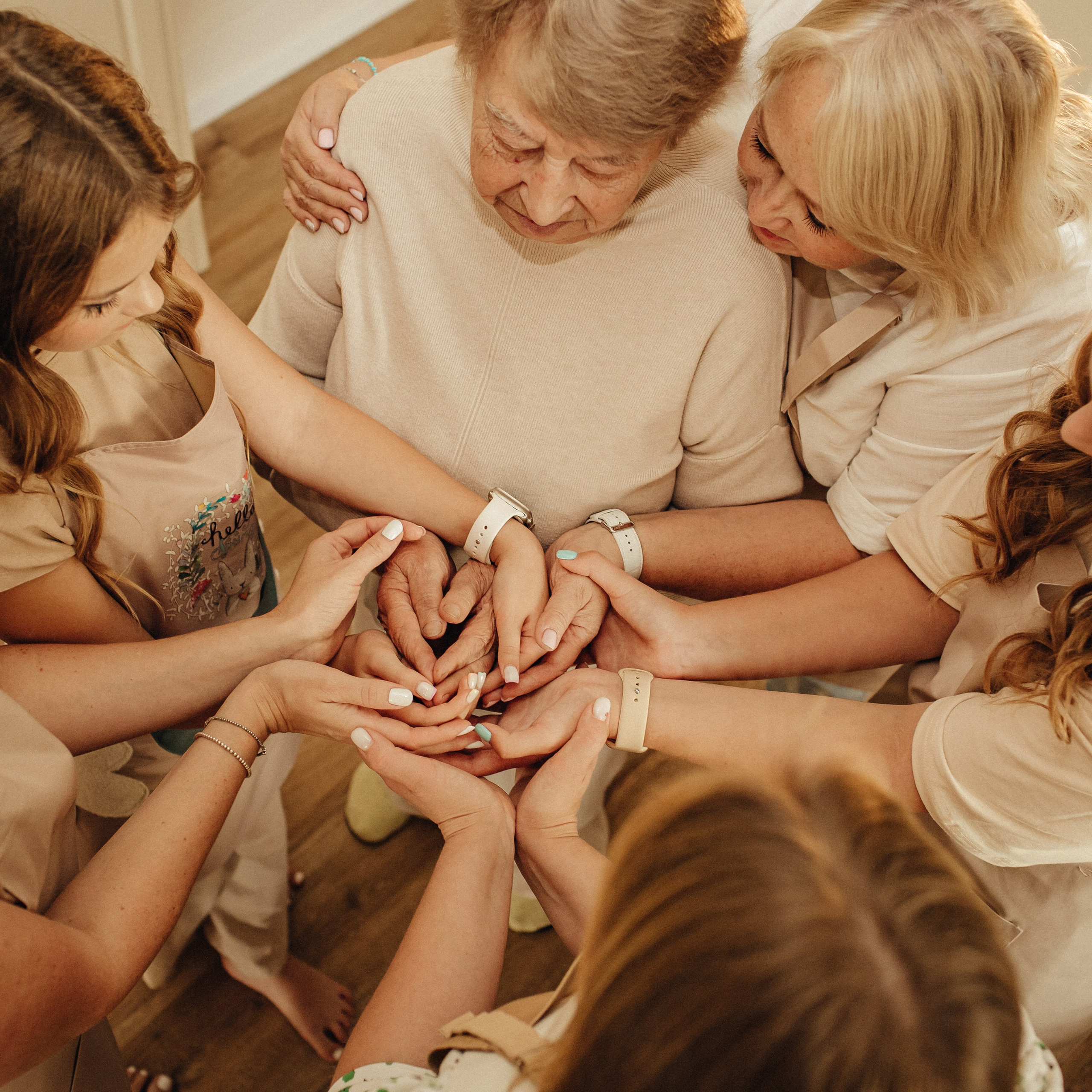 Александра с&nbsp;семьёй