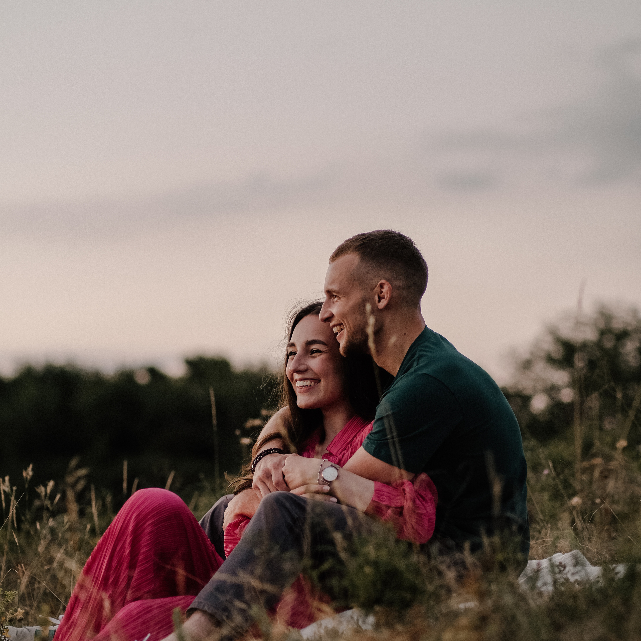 Давай убежим.Туда