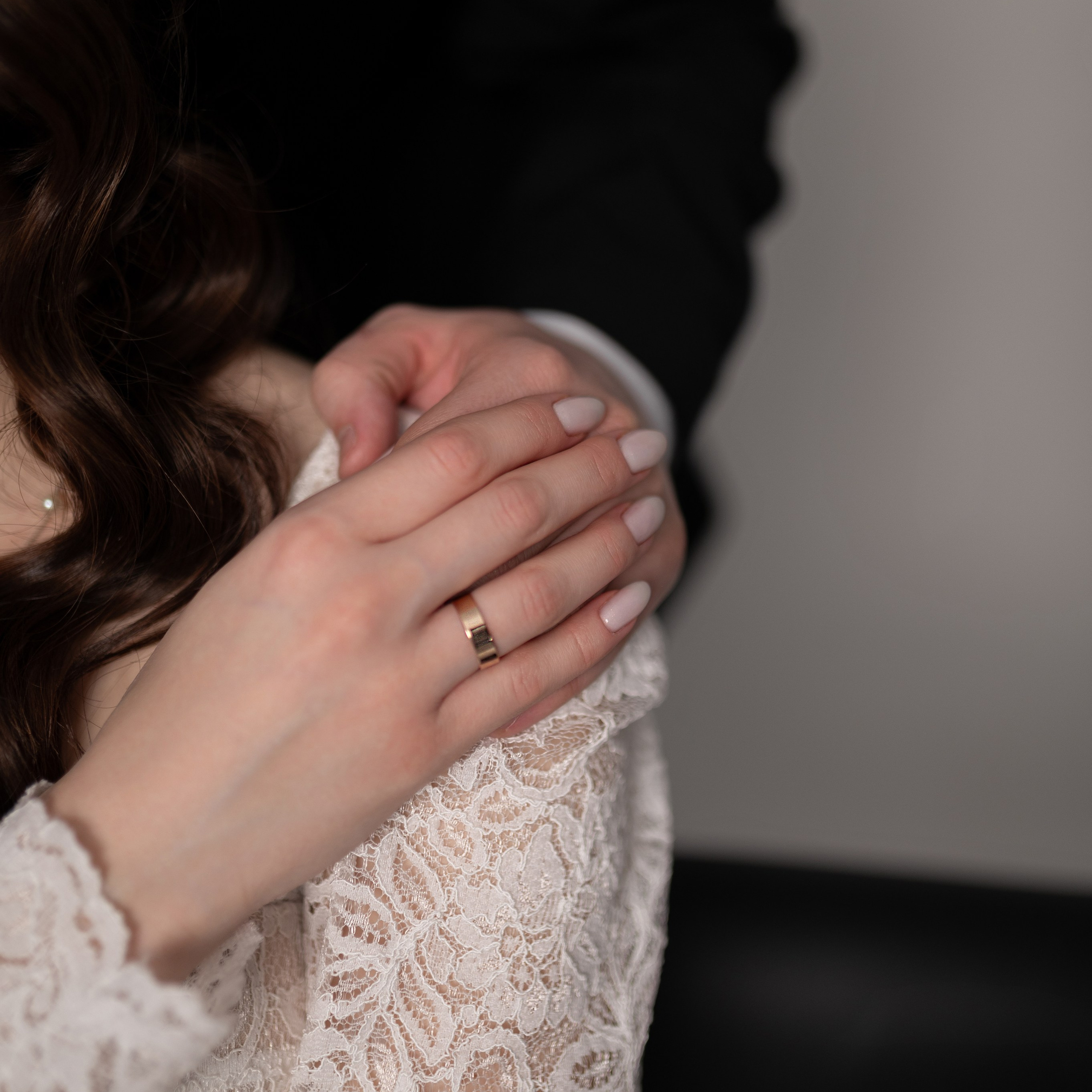 « Возможно, в этом мире ты всего лишь человек, но для меня ты — весь мир»