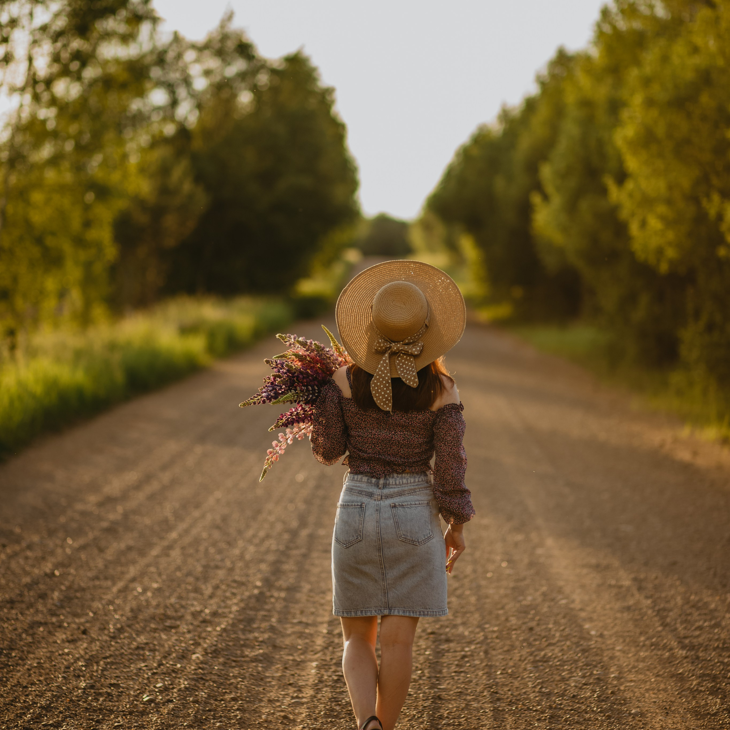 В поле с люпинами). Свадебный и семейный фотограф Можга-Ижевск Ксения Романова