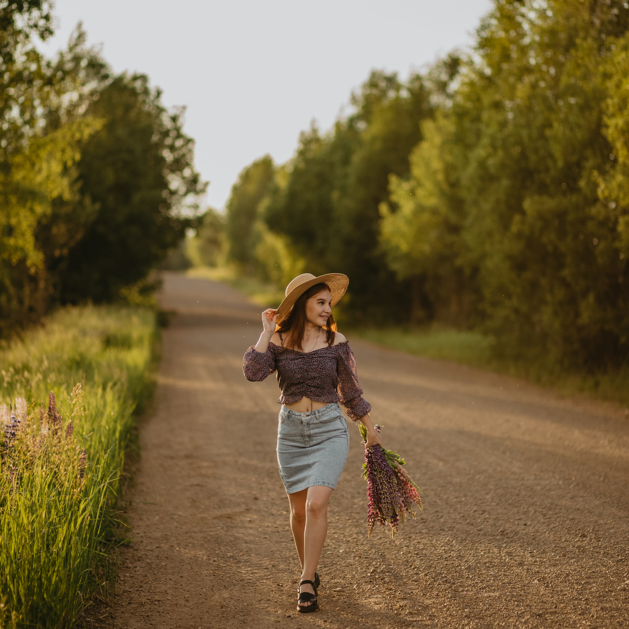 В поле с люпинами). Свадебный и семейный фотограф Можга-Ижевск Ксения Романова