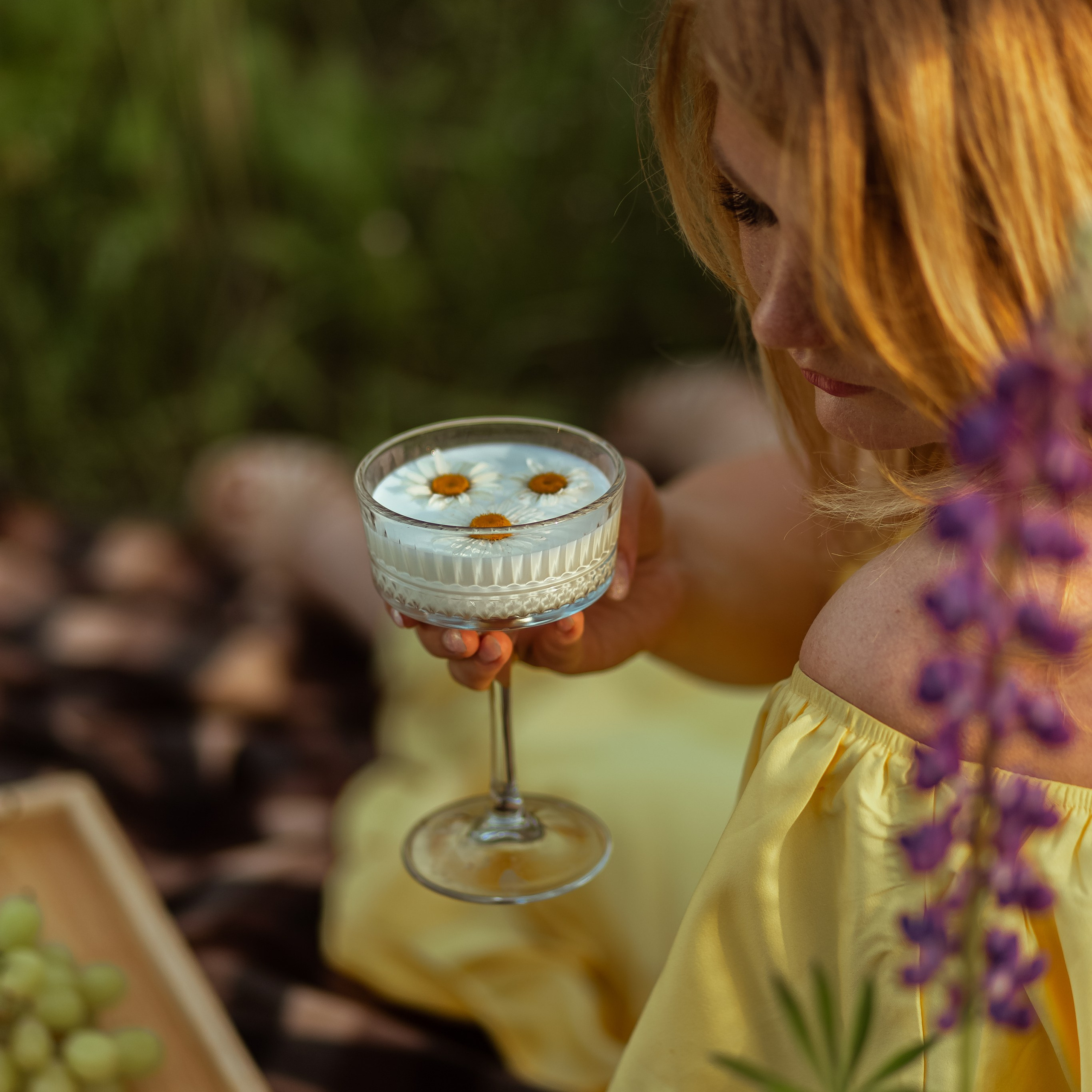 В поле с люпинами). Свадебный и семейный фотограф Можга-Ижевск Ксения Романова