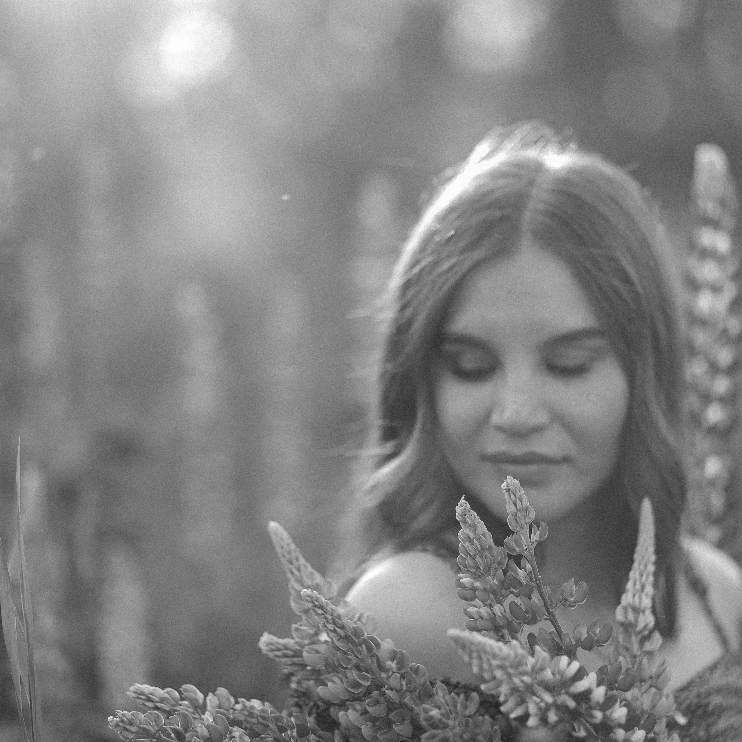 В поле с люпинами). Свадебный и семейный фотограф Можга-Ижевск Ксения Романова