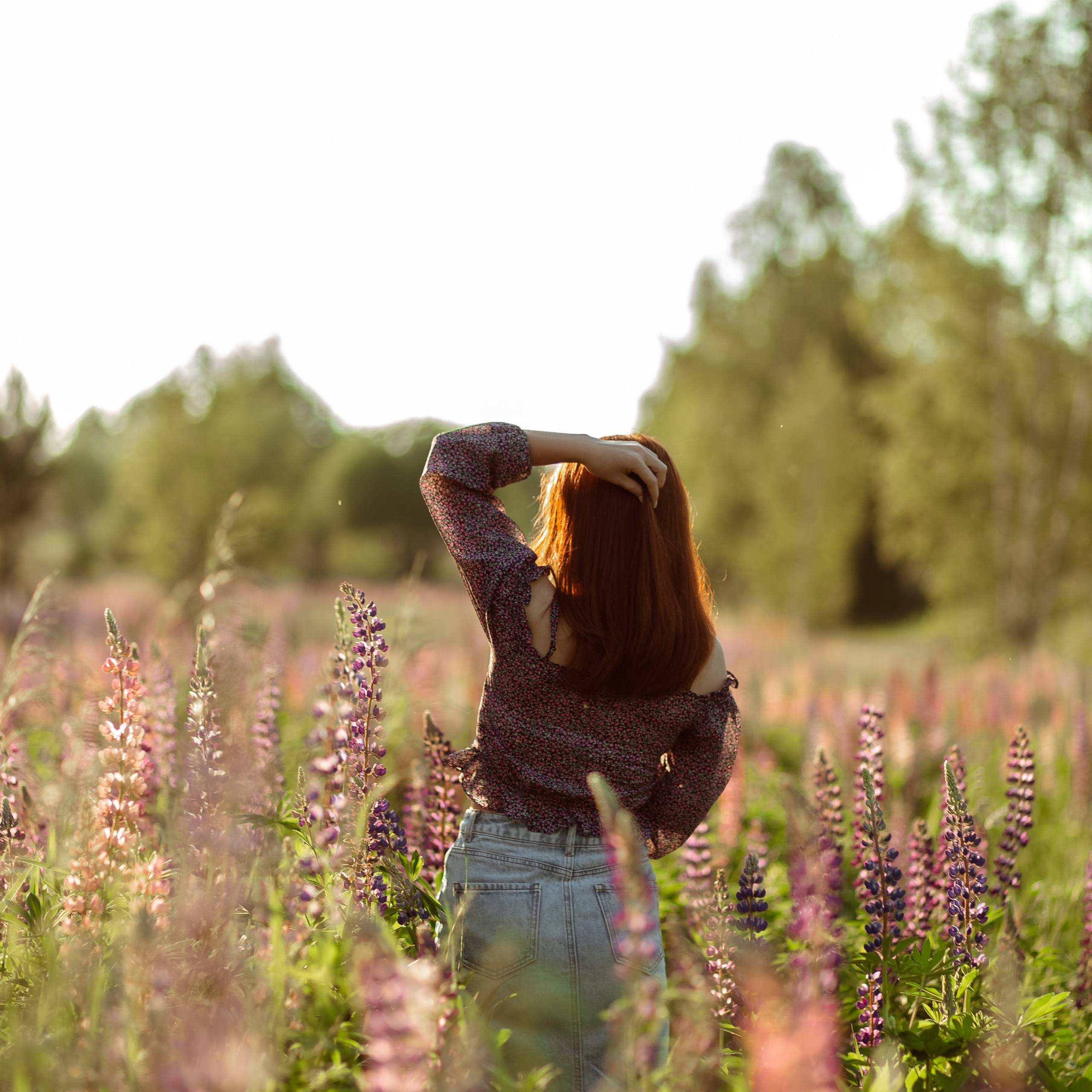 В поле с люпинами). Свадебный и семейный фотограф Можга-Ижевск Ксения Романова
