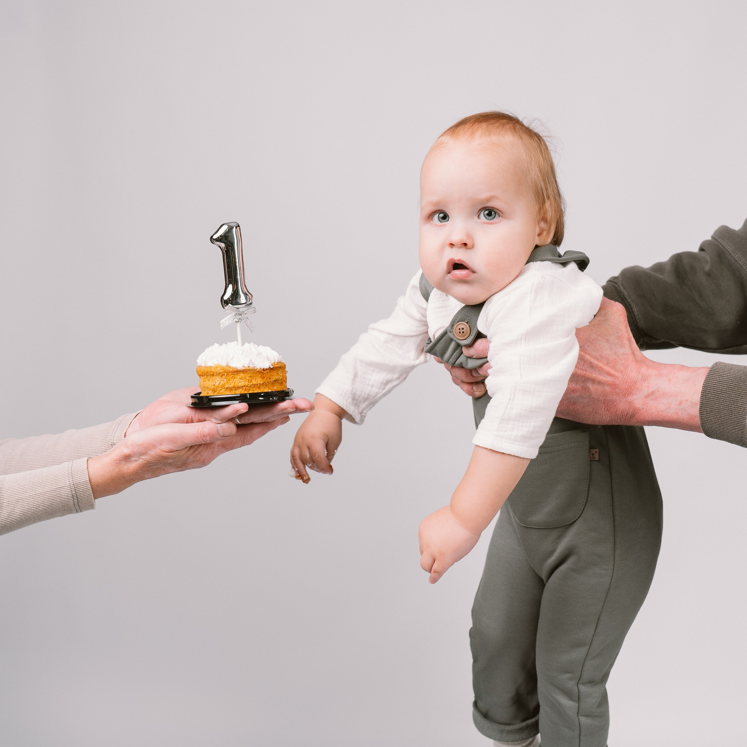 Годовасие в стиле минимализм. Свадебный и семейный фотограф в г. Югорске Анастасия Аширбекова