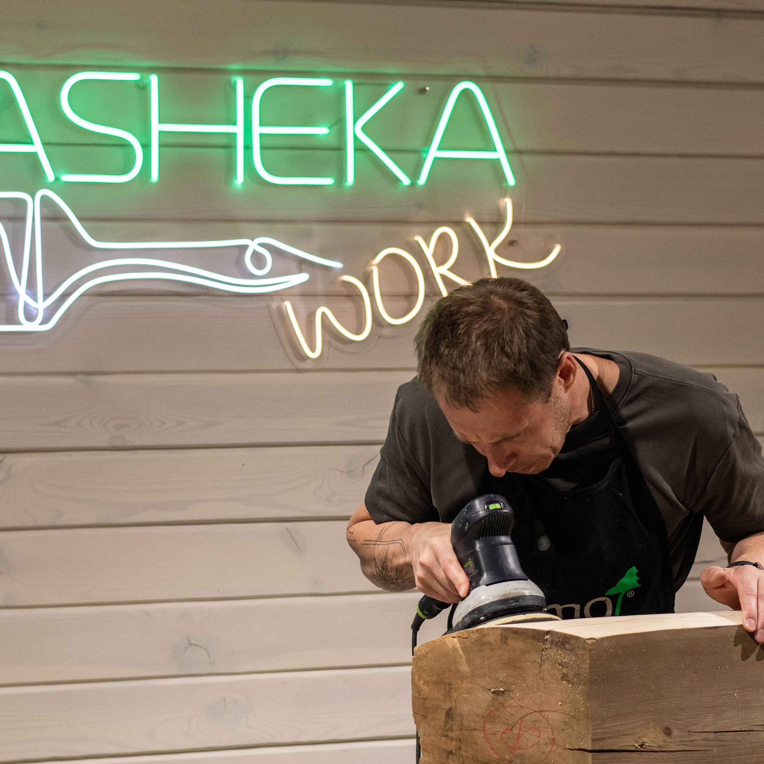 Магазин масел для дерева. Екатерина Бикбаева фотограф, видеограф, медиа-продюсер