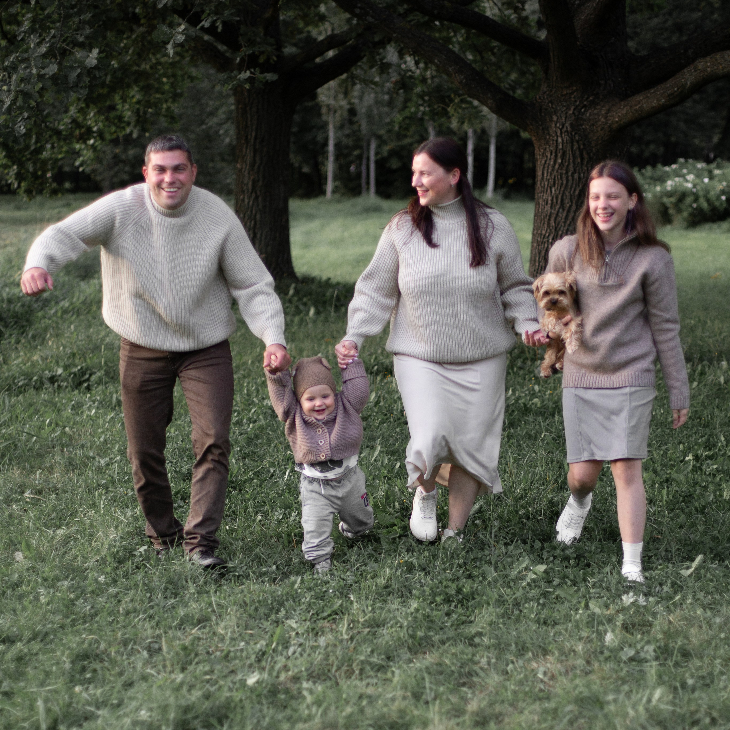 Артем, Роза, Алена и Ваня. Семейный и детский фотограф в Москве Анастасия Брагина