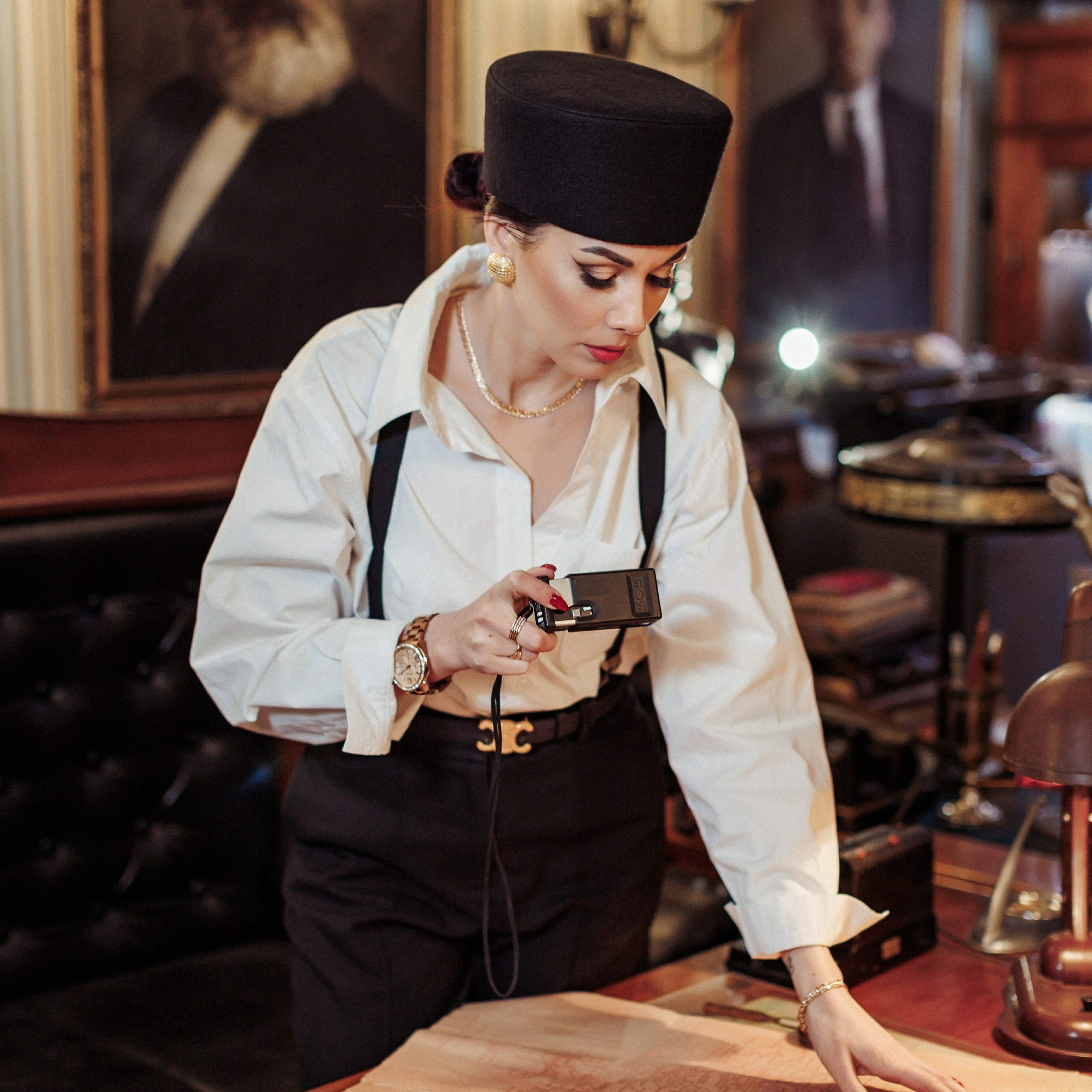 История одной очаровательной шпионки