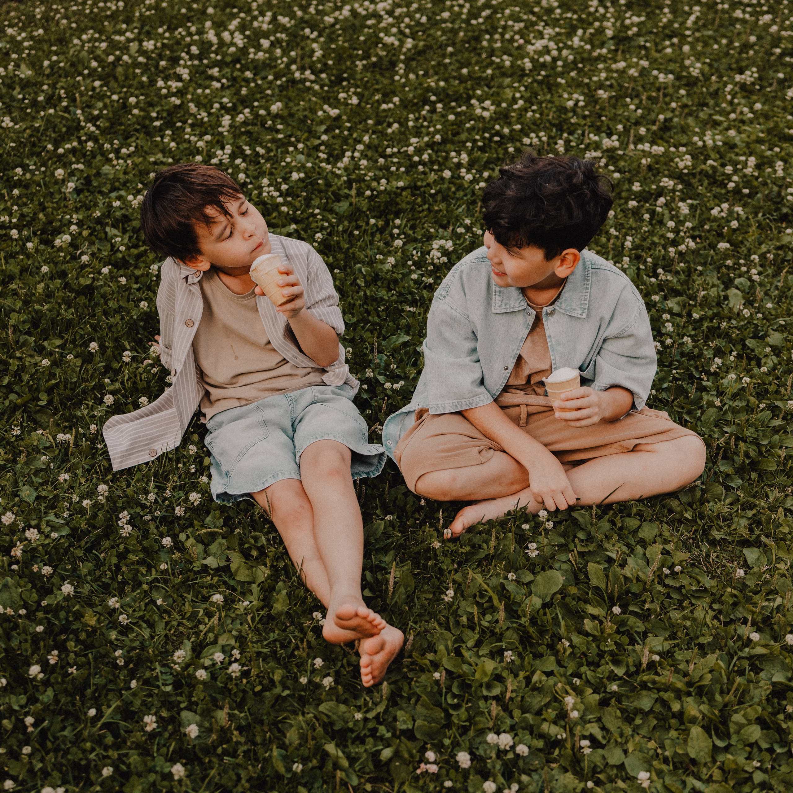 На лужайке