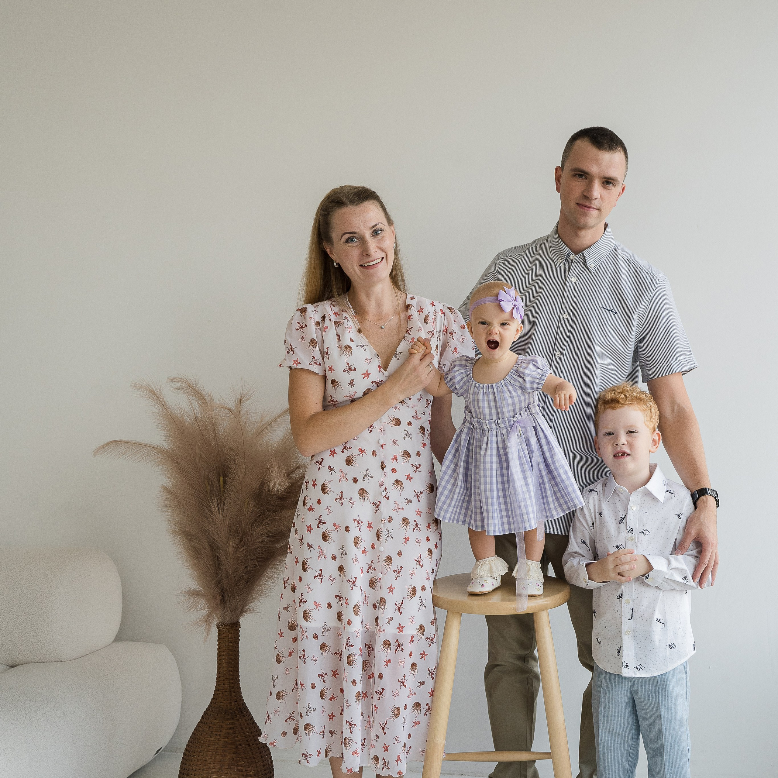 Семейная фотосессия в студии