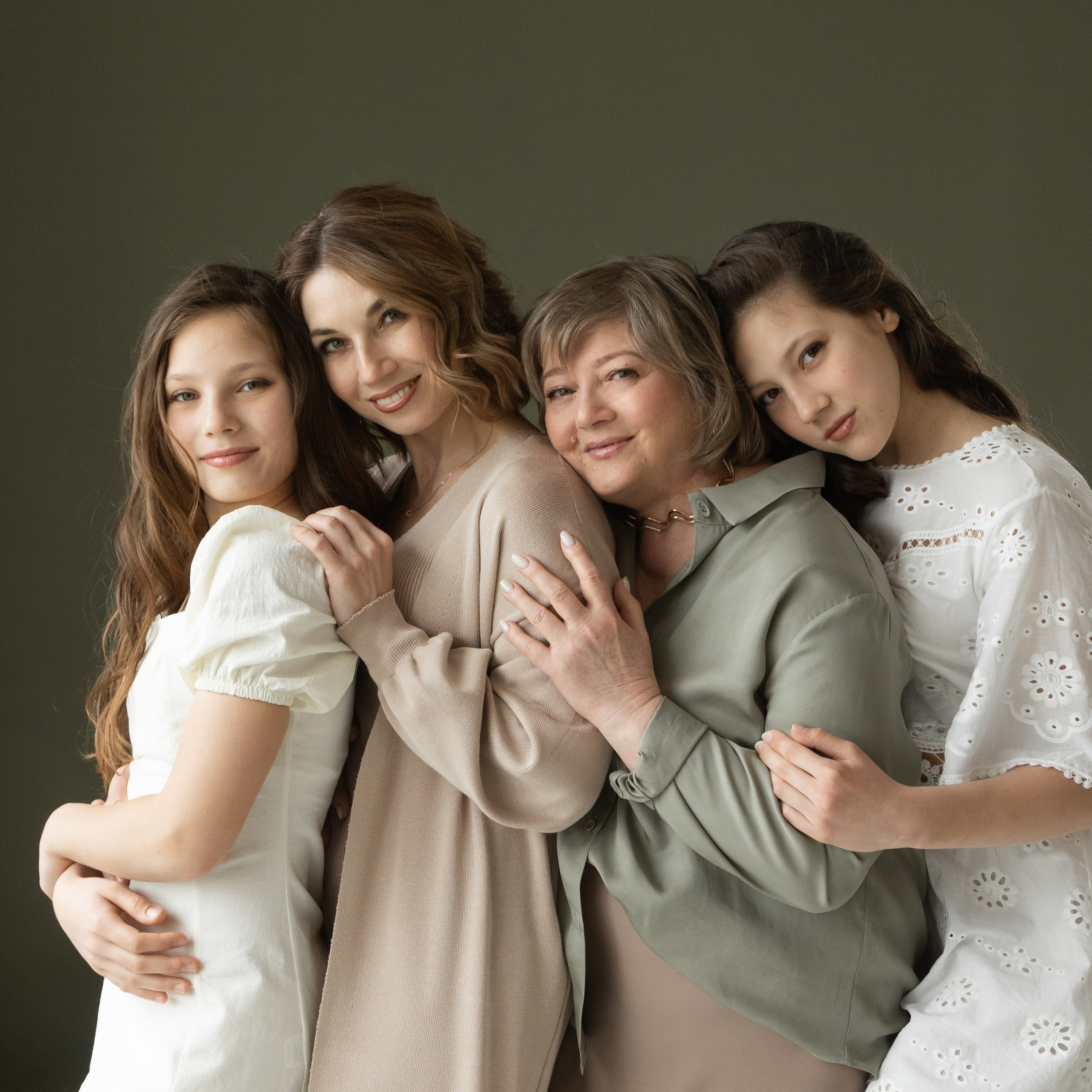 3 поколения. Профессиональный фотограф в Астрахани Оганян Аревик