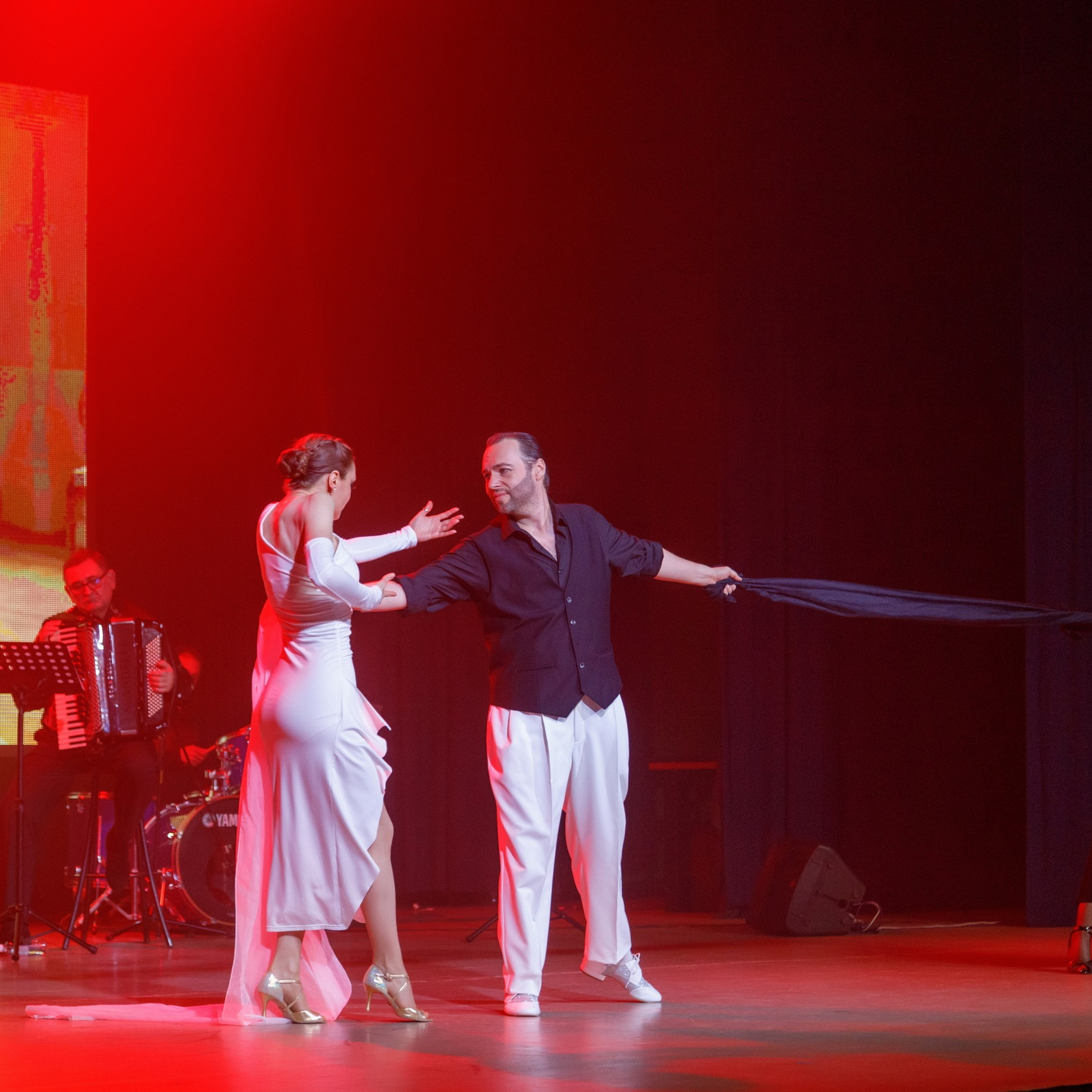 Рекламное фото, видео, инфографика, бизнес-портрет, предметная съёмка. Фотограф видеограф Иркутск фото видео студия Алексея Марамзина