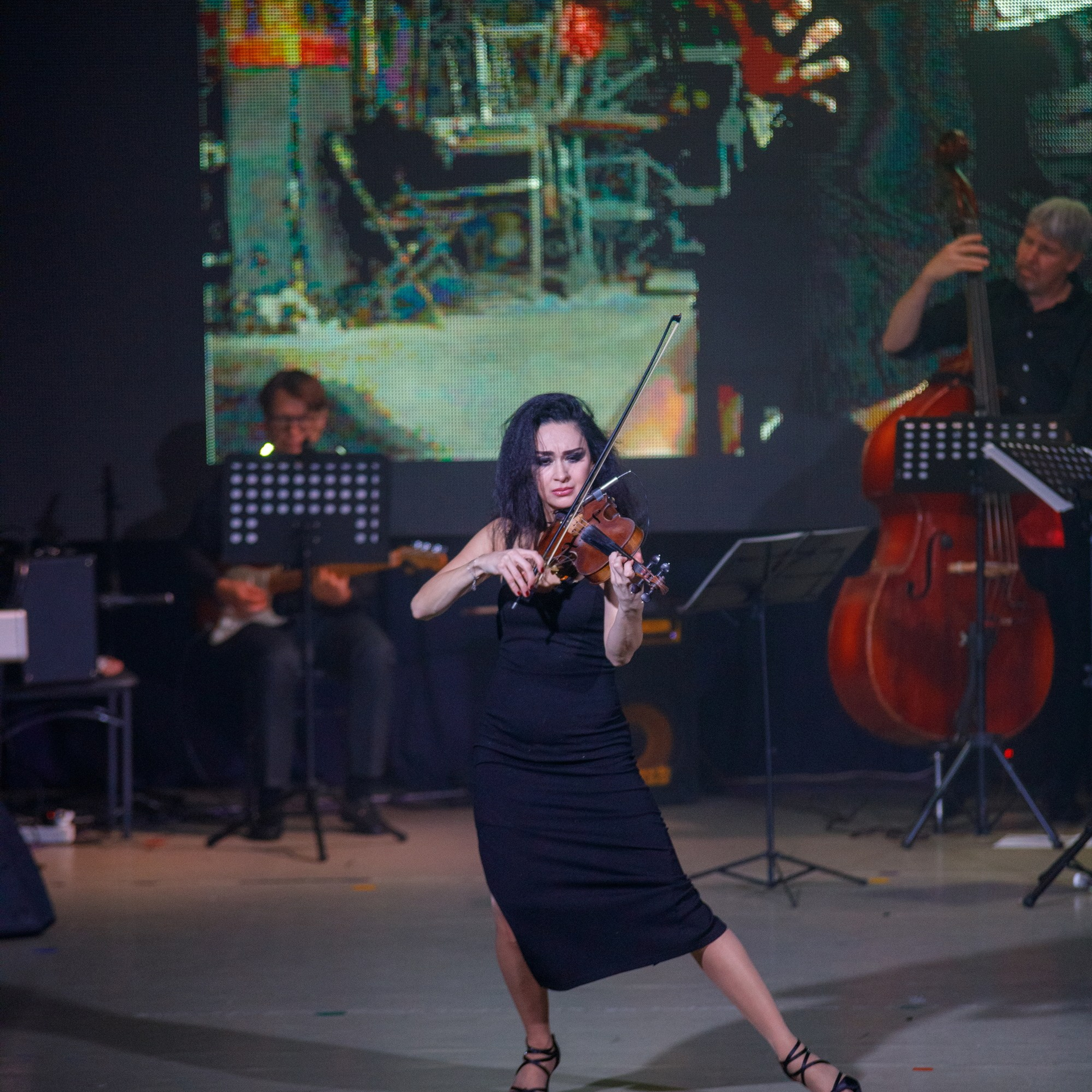 Рекламное фото, видео, инфографика, бизнес-портрет, предметная съёмка. Фотограф видеограф Иркутск фото видео студия Алексея Марамзина