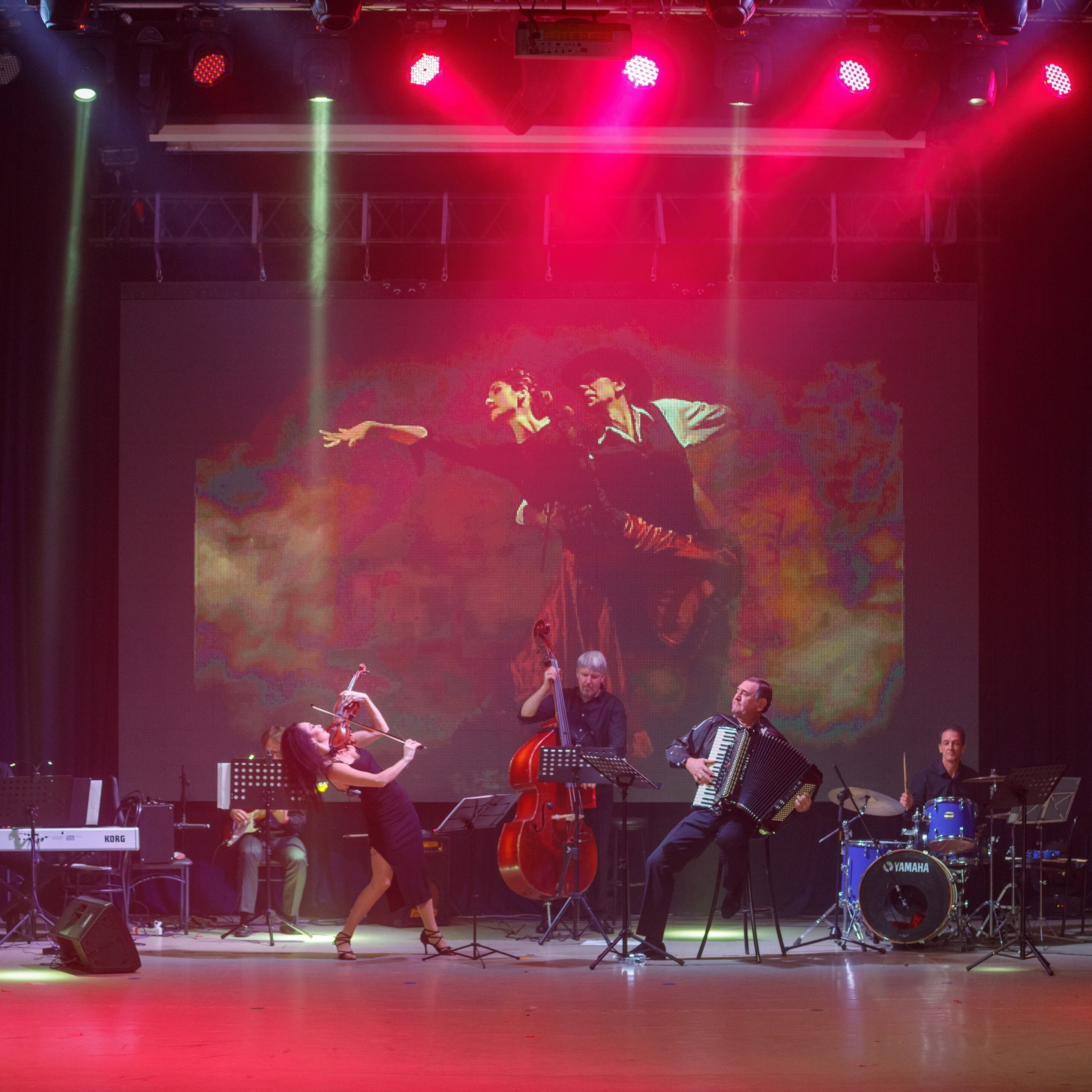 Рекламное фото, видео, инфографика, бизнес-портрет, предметная съёмка. Фотограф видеограф Иркутск фото видео студия Алексея Марамзина