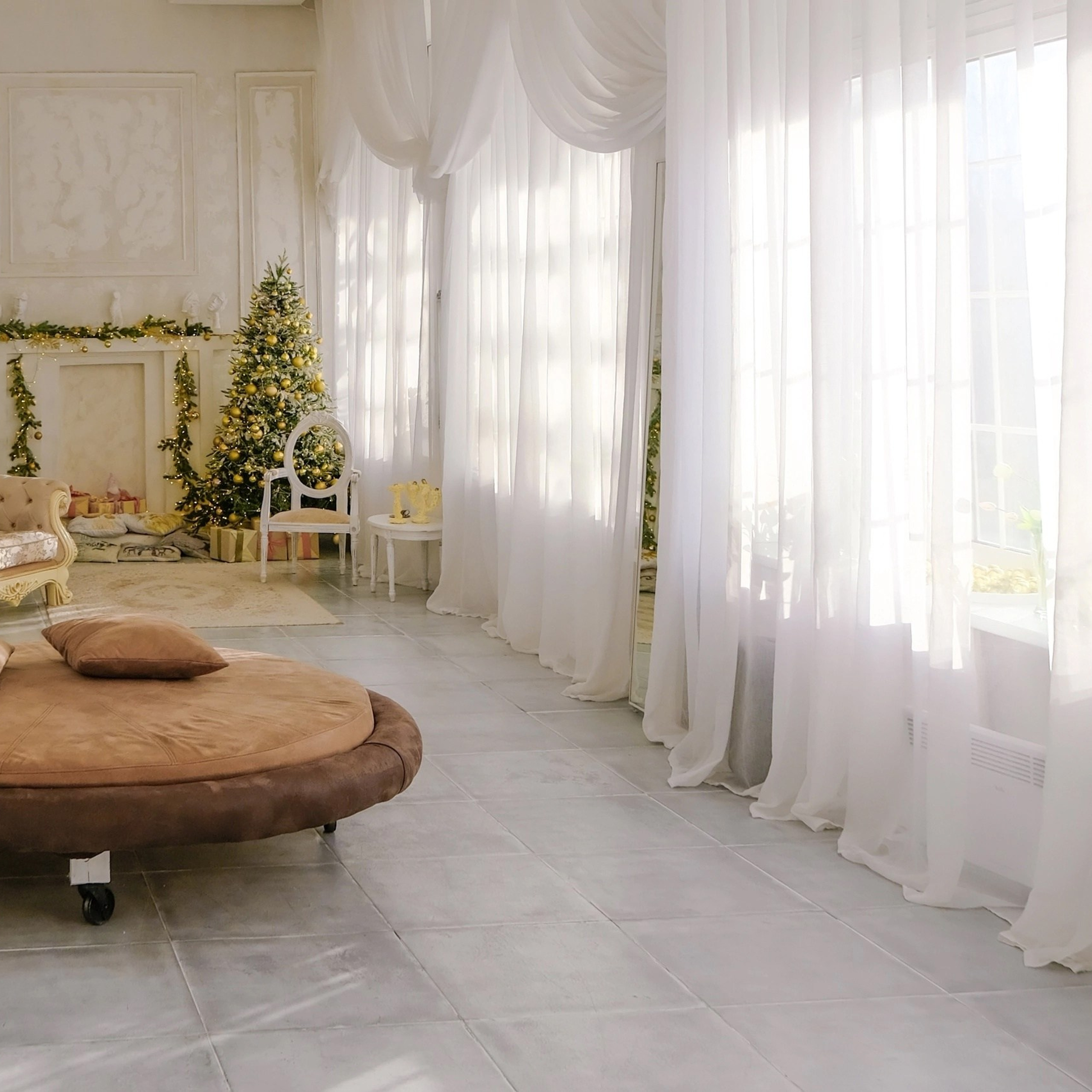 Фотостудии Красноярска. Актуальный декор в декабре 2024. Фотограф Регина Крикунова г. Красноярск