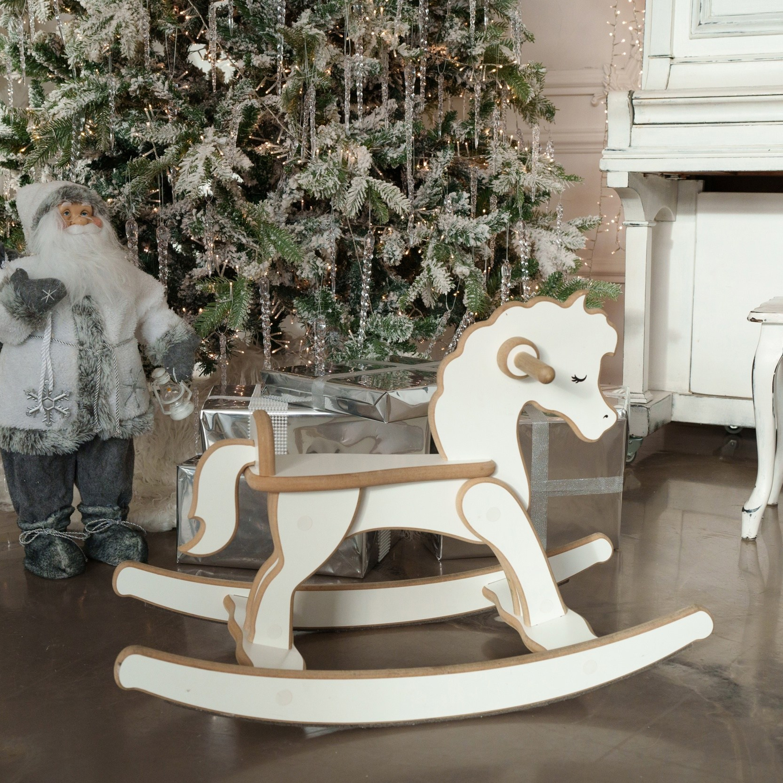 Фотостудии Красноярска. Актуальный декор в декабре 2024. Фотограф Регина Крикунова г. Красноярск